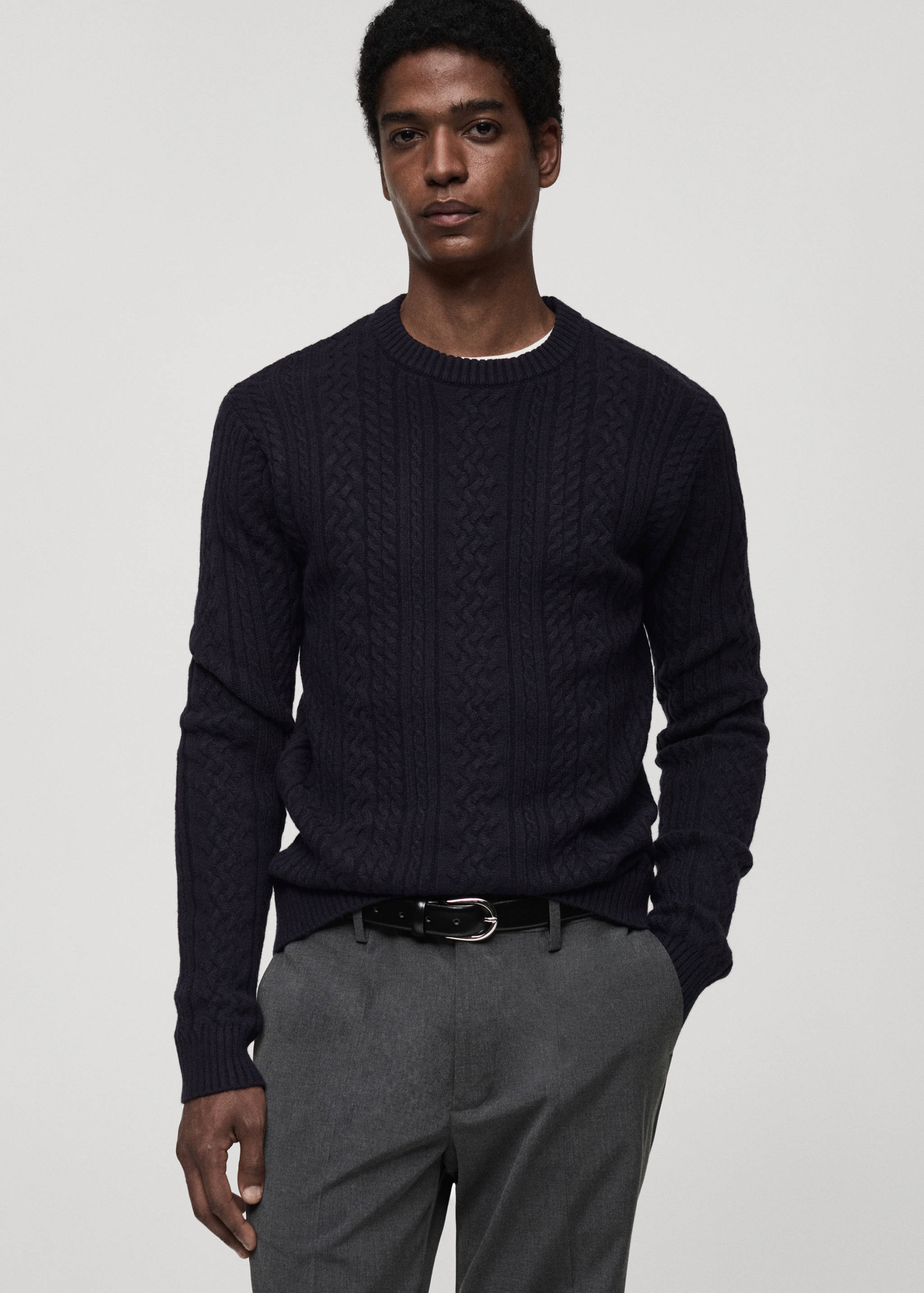 Braided knitted sweater - Medium plane