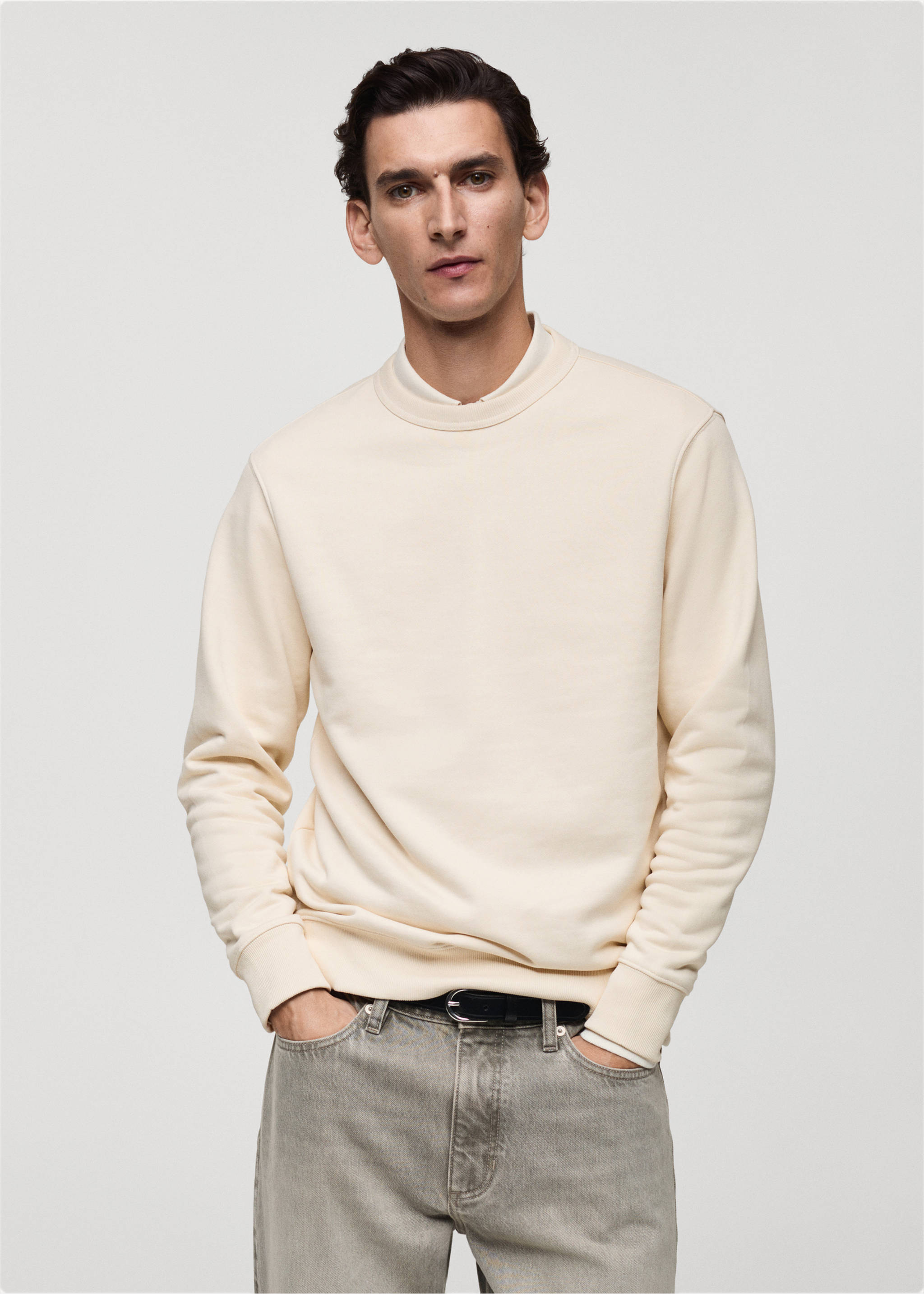 Regular kesim pamuklu sweatshirt - Orta plan, Ekrü. Ref: 87010620-00.