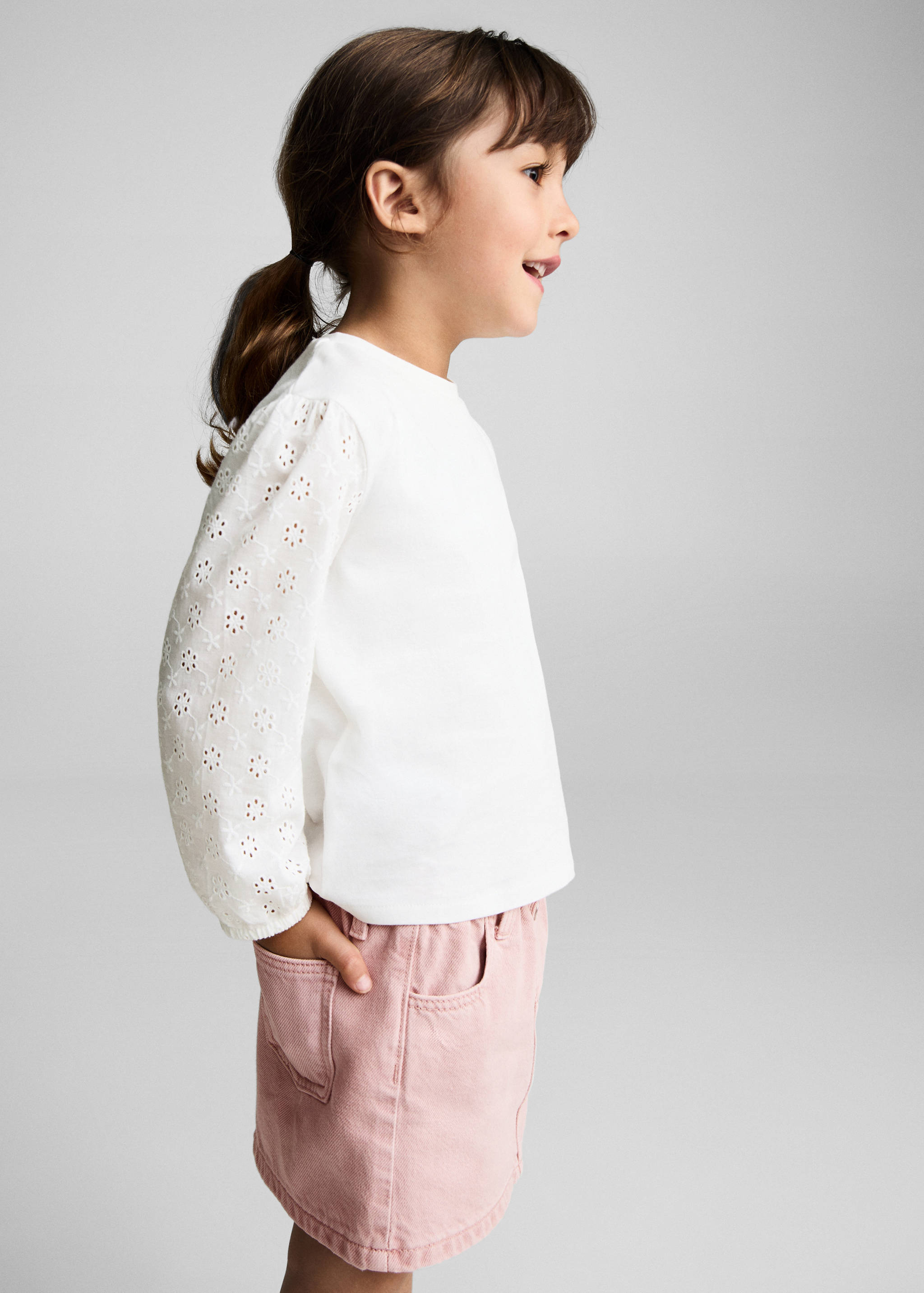 Falda denim - Plano medio