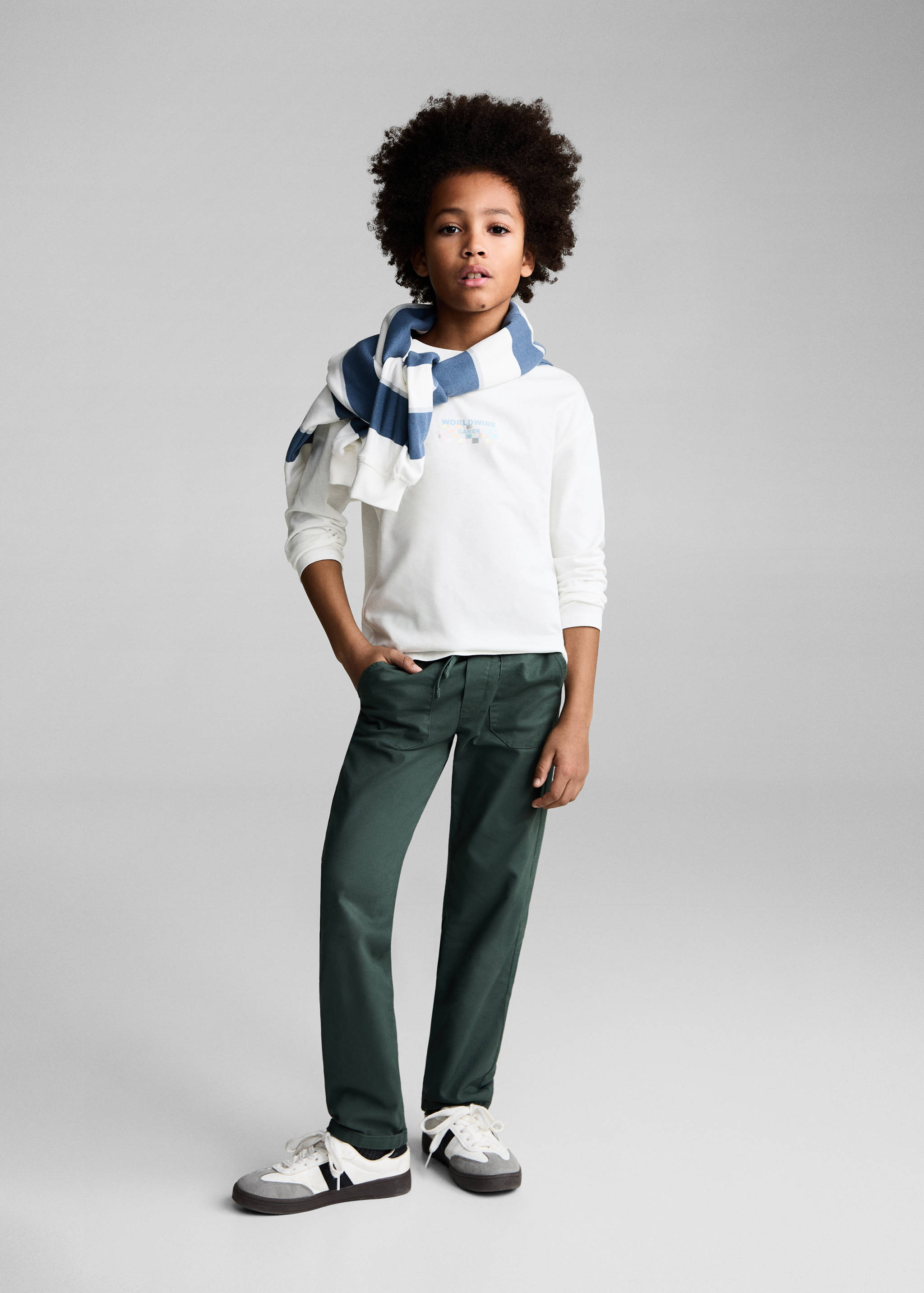 تي شيرت مطبوع بأكمام طويلة - رؤية عامة