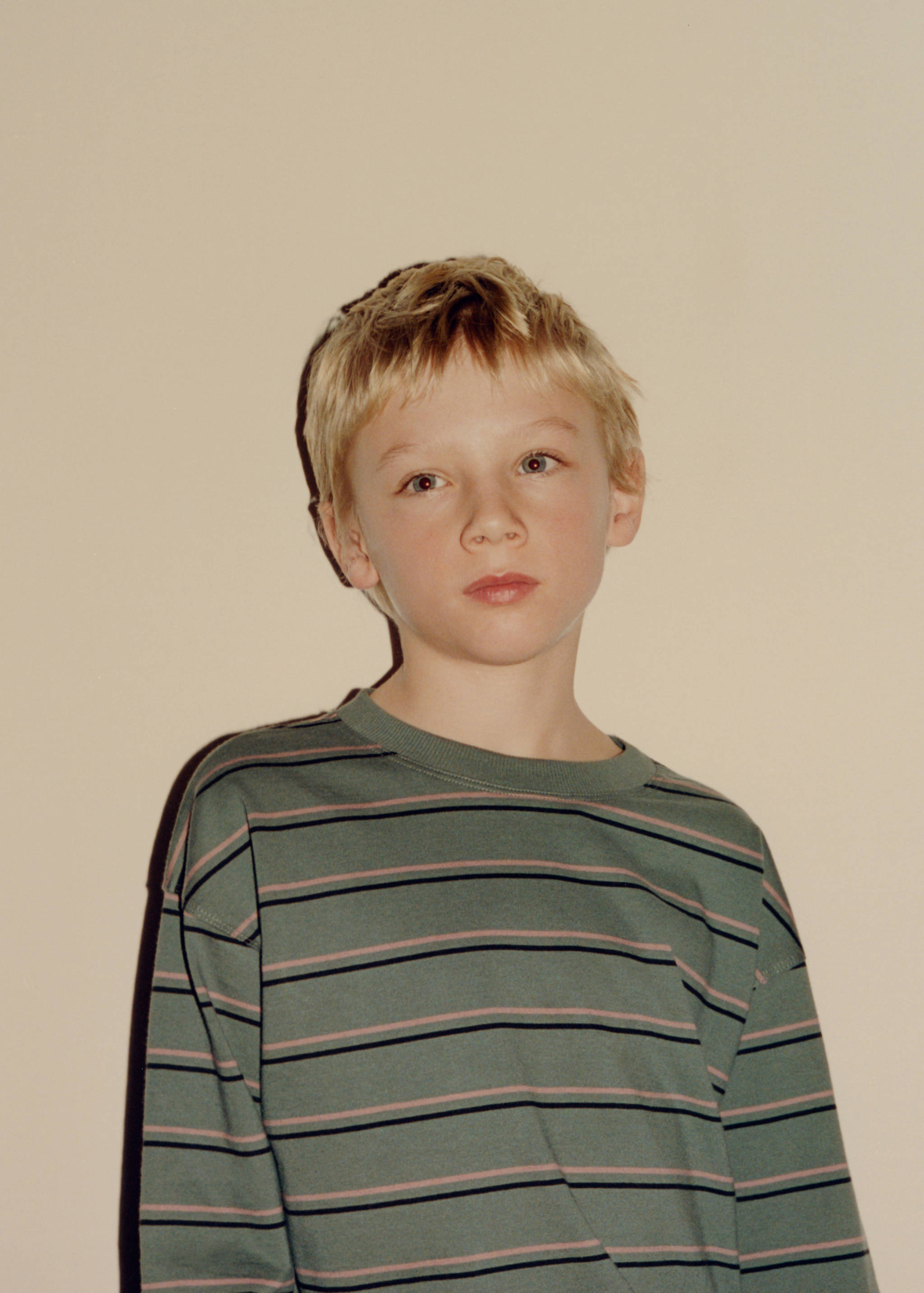 Striped oversized t-shirt - Details of the article 2
