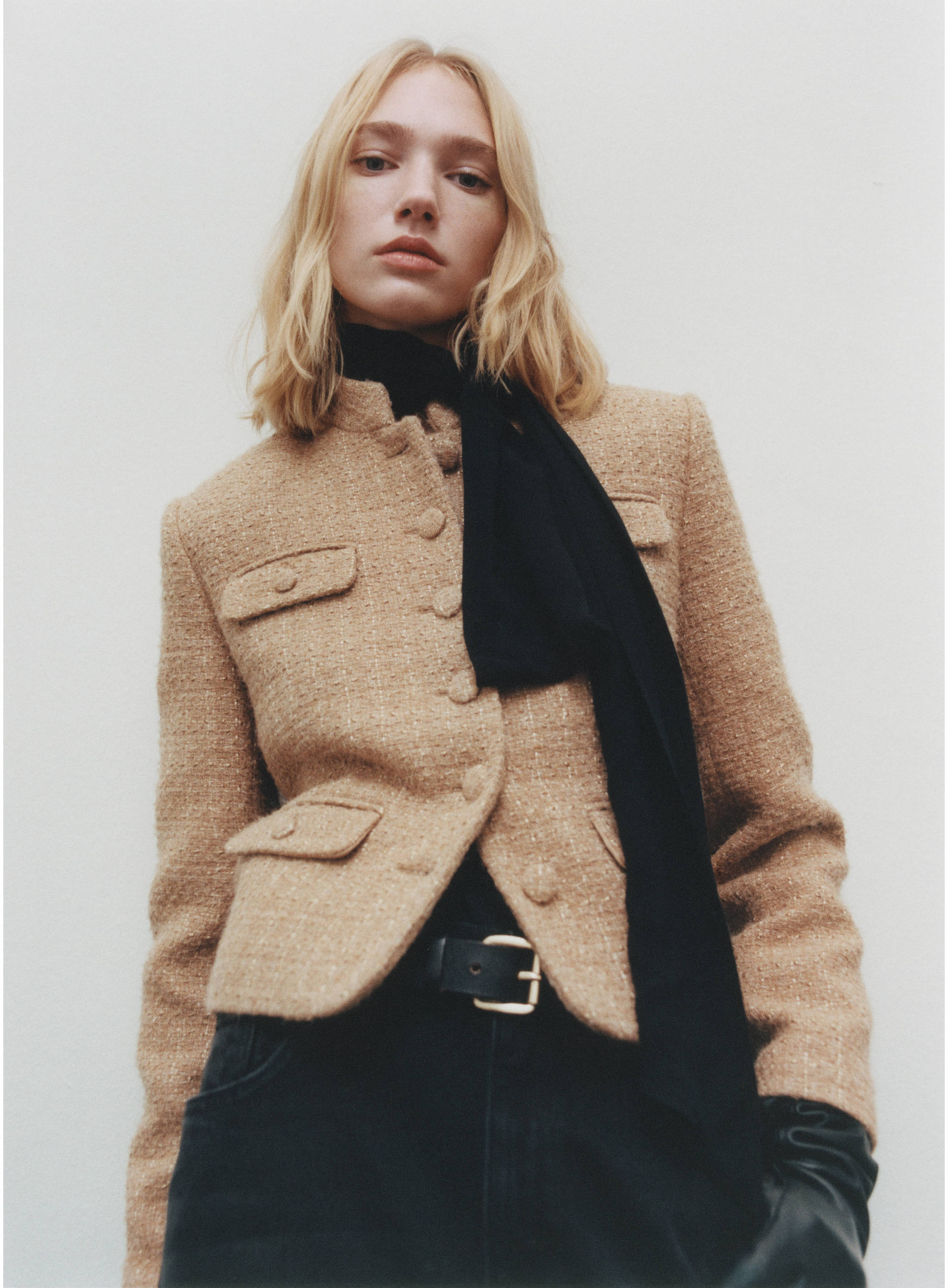 Tweed jacket with striped collar - Details of the article 7