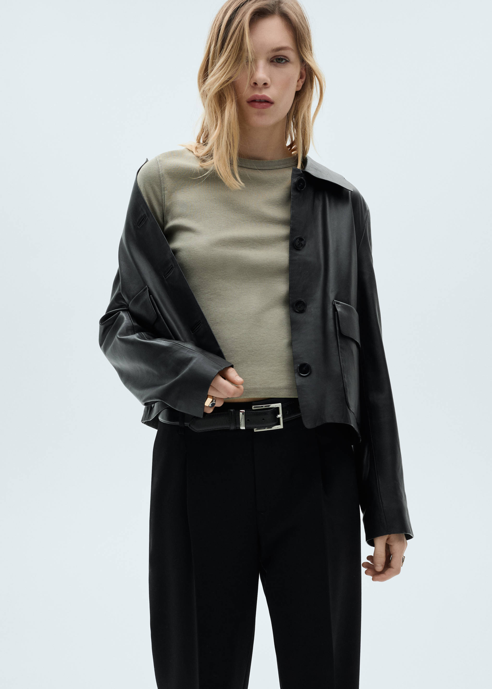 Straight-fit pleated pants - Details of the article 1