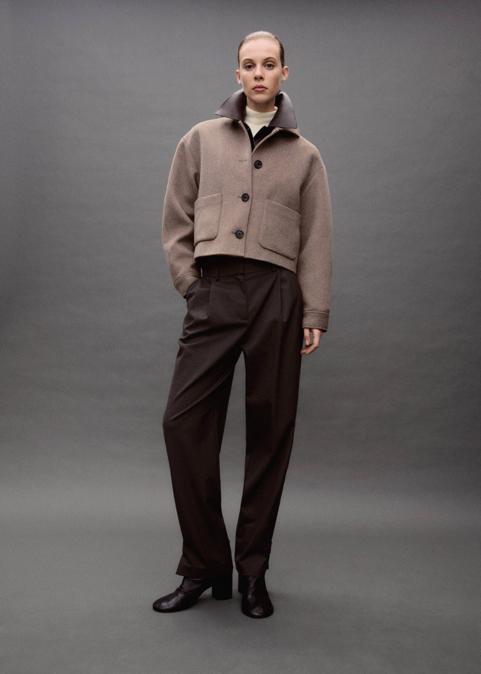 Buttoned-hem wide leg trousers - Details of the article 9