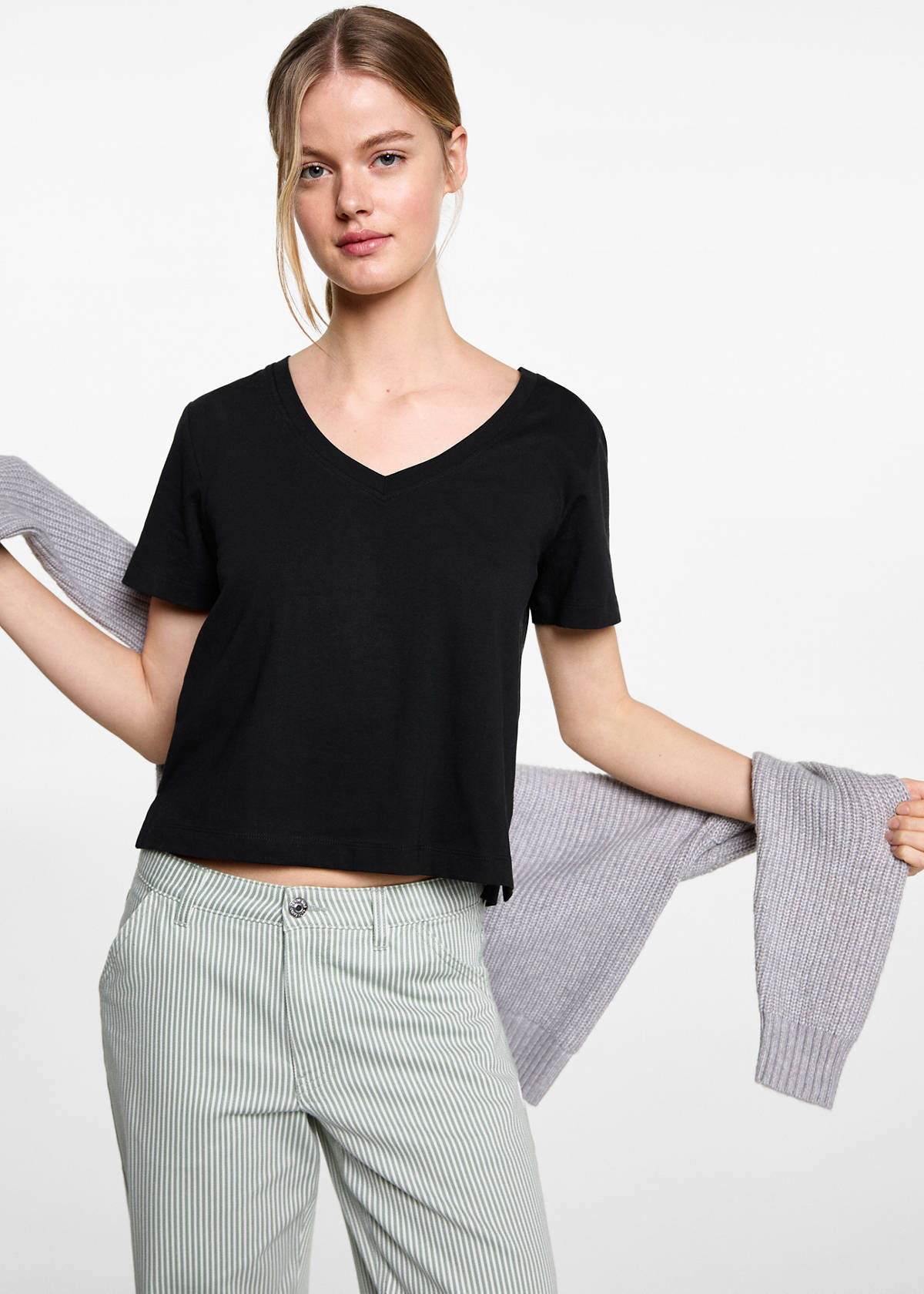 V-neck T-shirt — Black