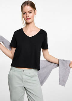 V-neck T-shirt — Black 1