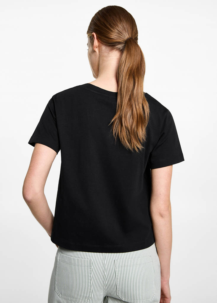 V-neck T-shirt — Black