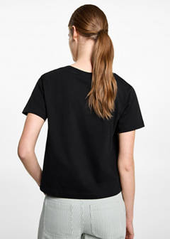 V-neck T-shirt — Black 6