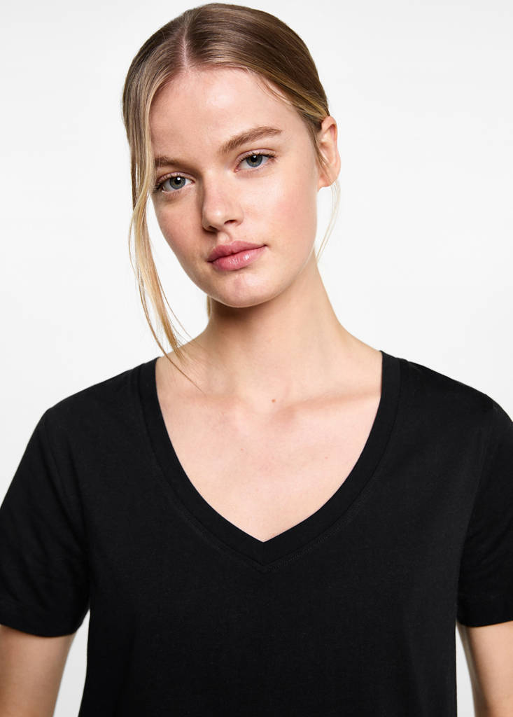 V-neck T-shirt — Black