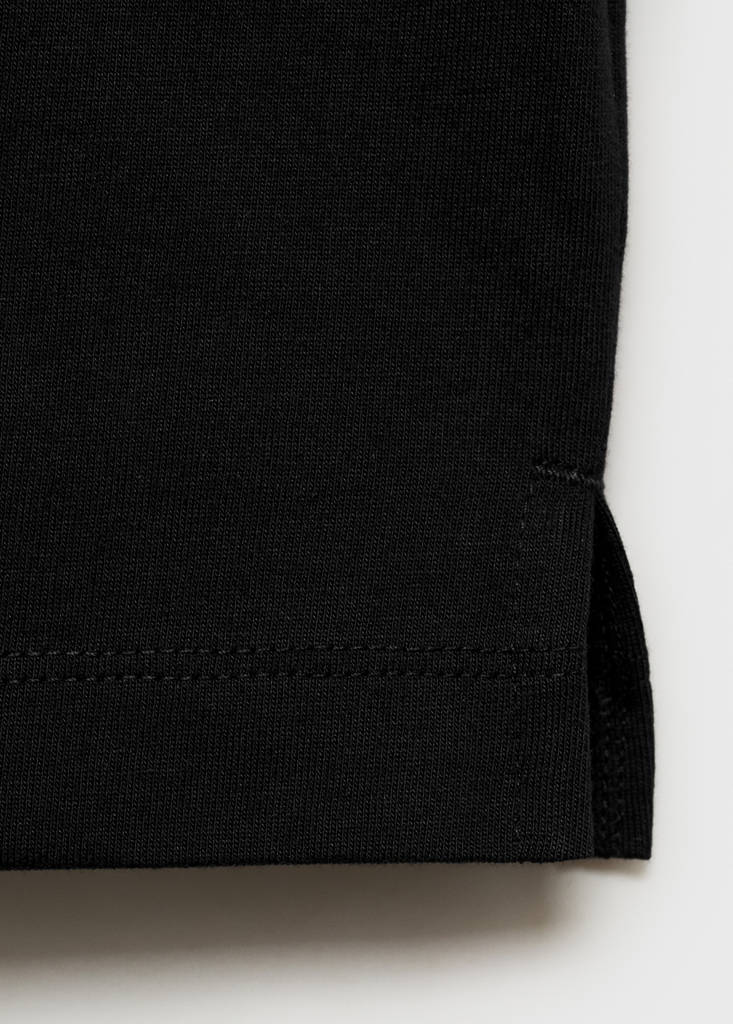 V-neck T-shirt — Black