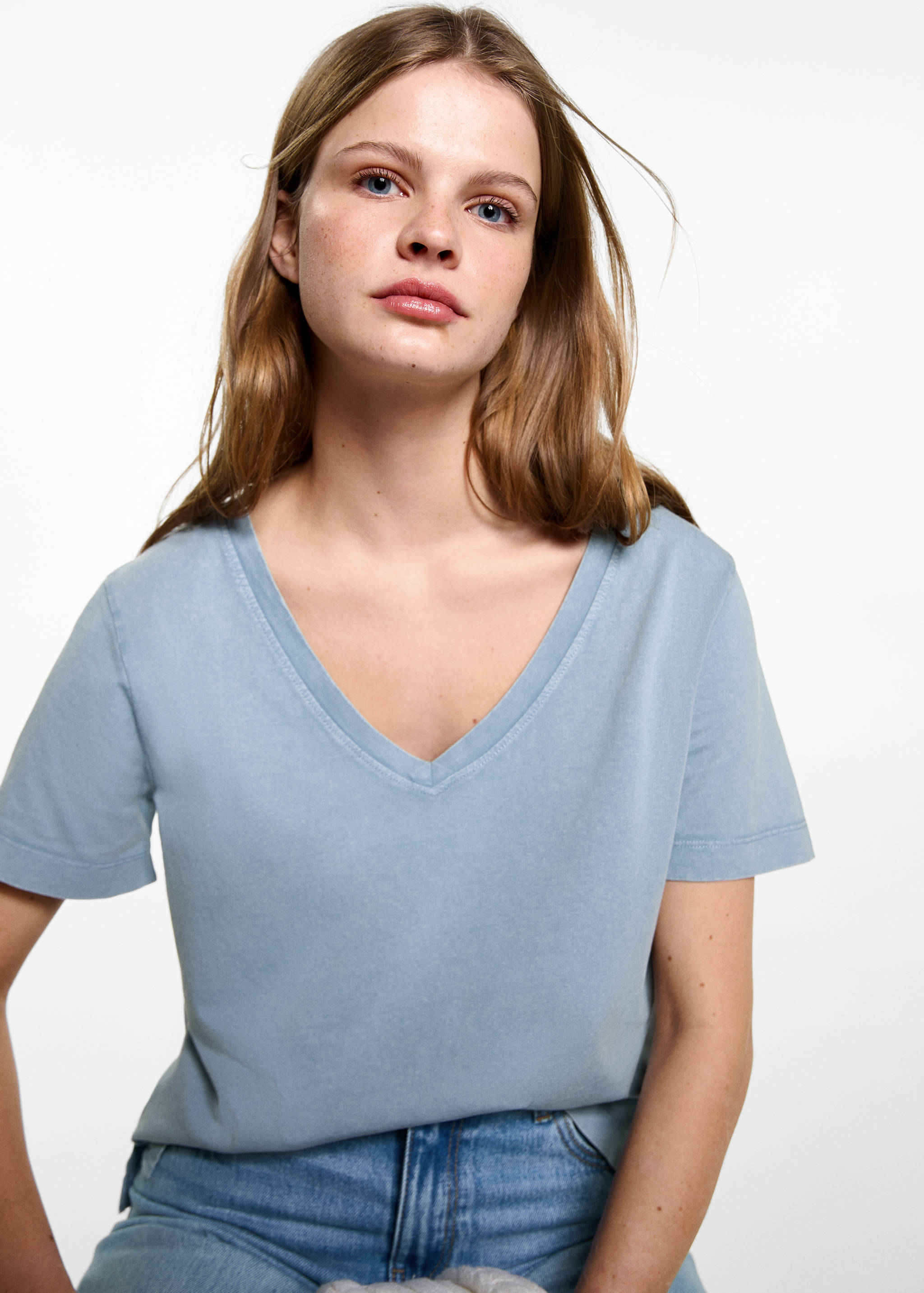 T-shirt gola V - Plano médio