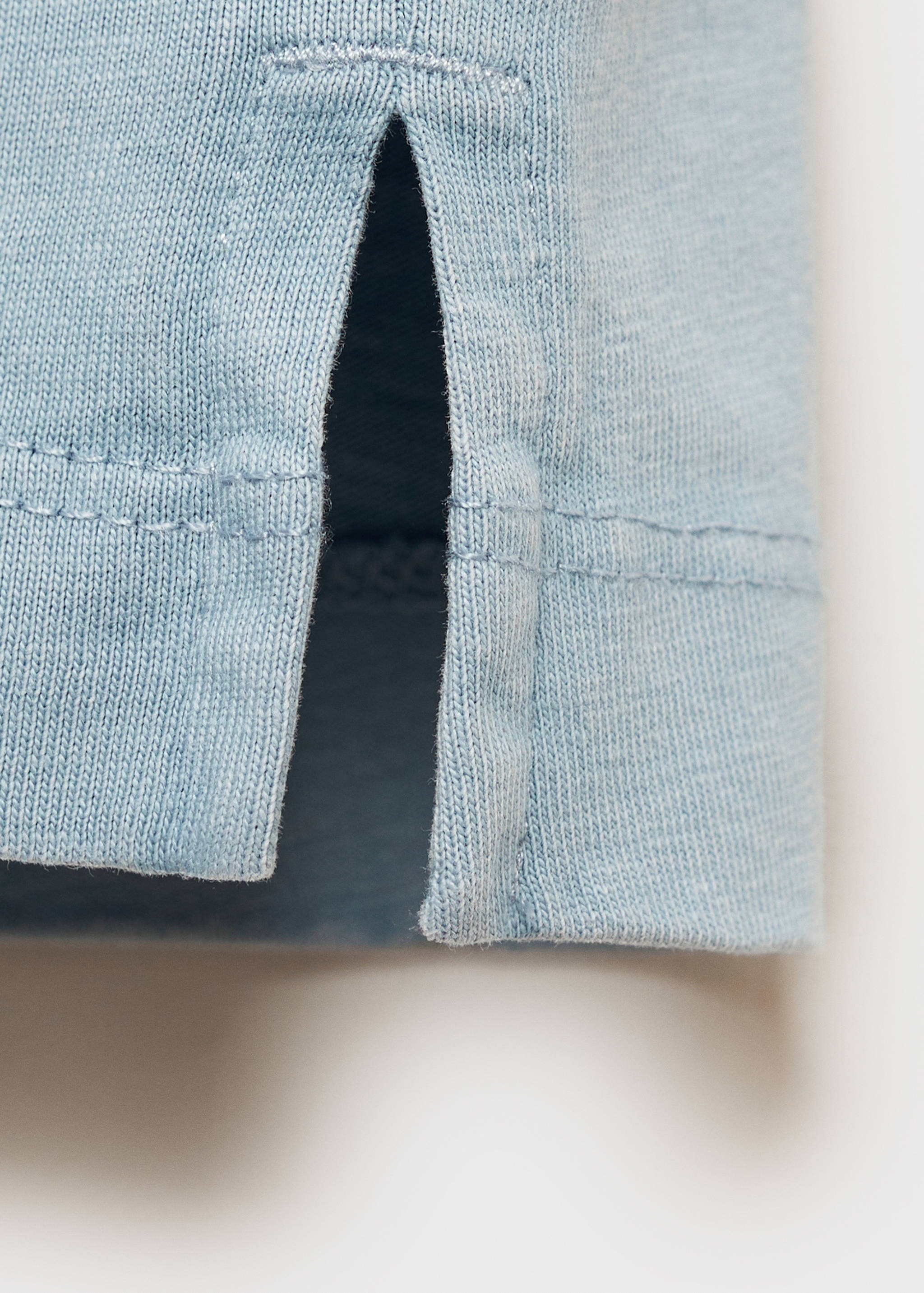 T-shirt gola V - Pormenor do artigo 0