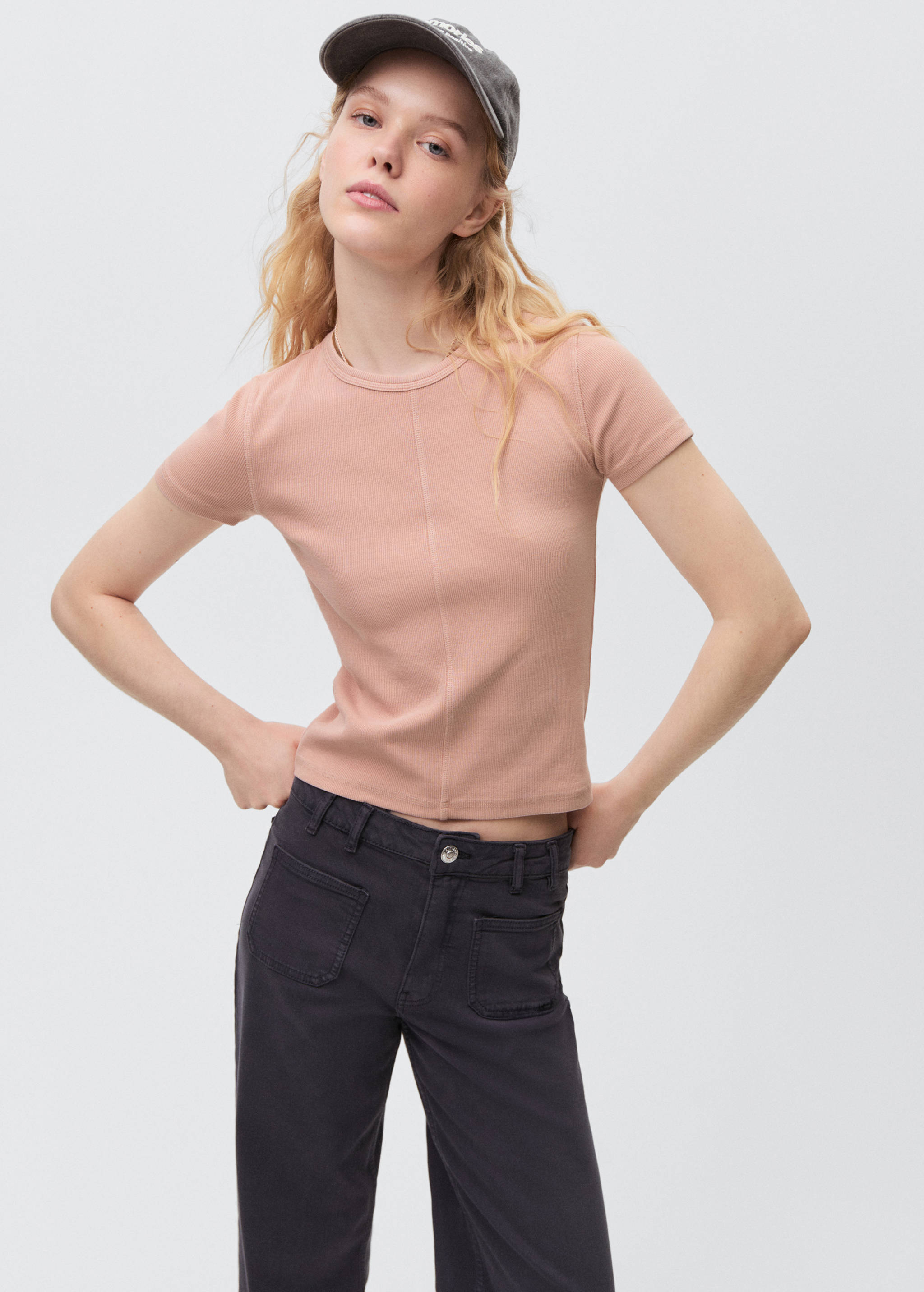 Camiseta crop canalé - Plano medio