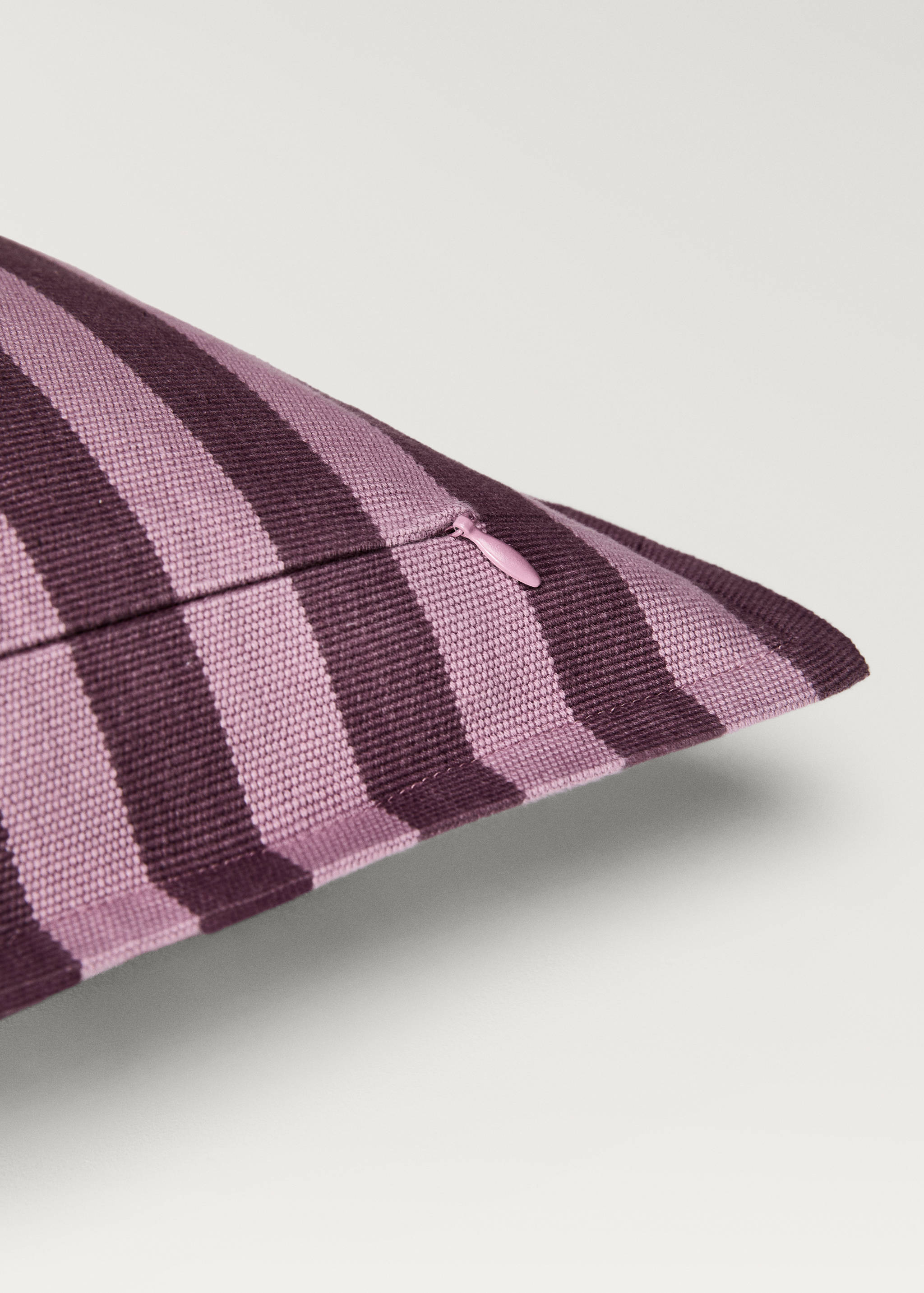Cotton cushion cover with woven stripe 50x50cm - Details of the article 3