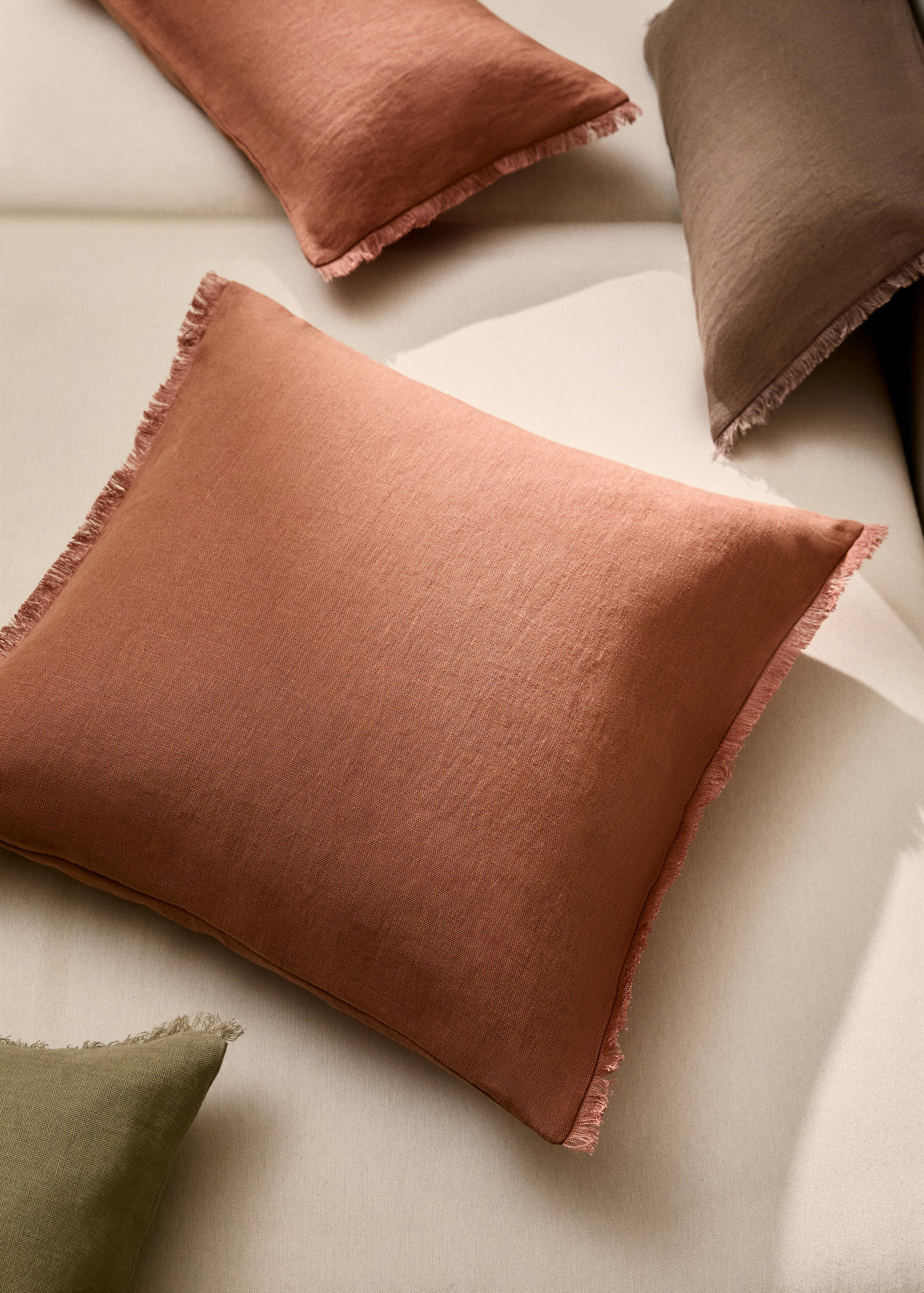 Linen cushion cover with fringes 50x50 cm - General plane