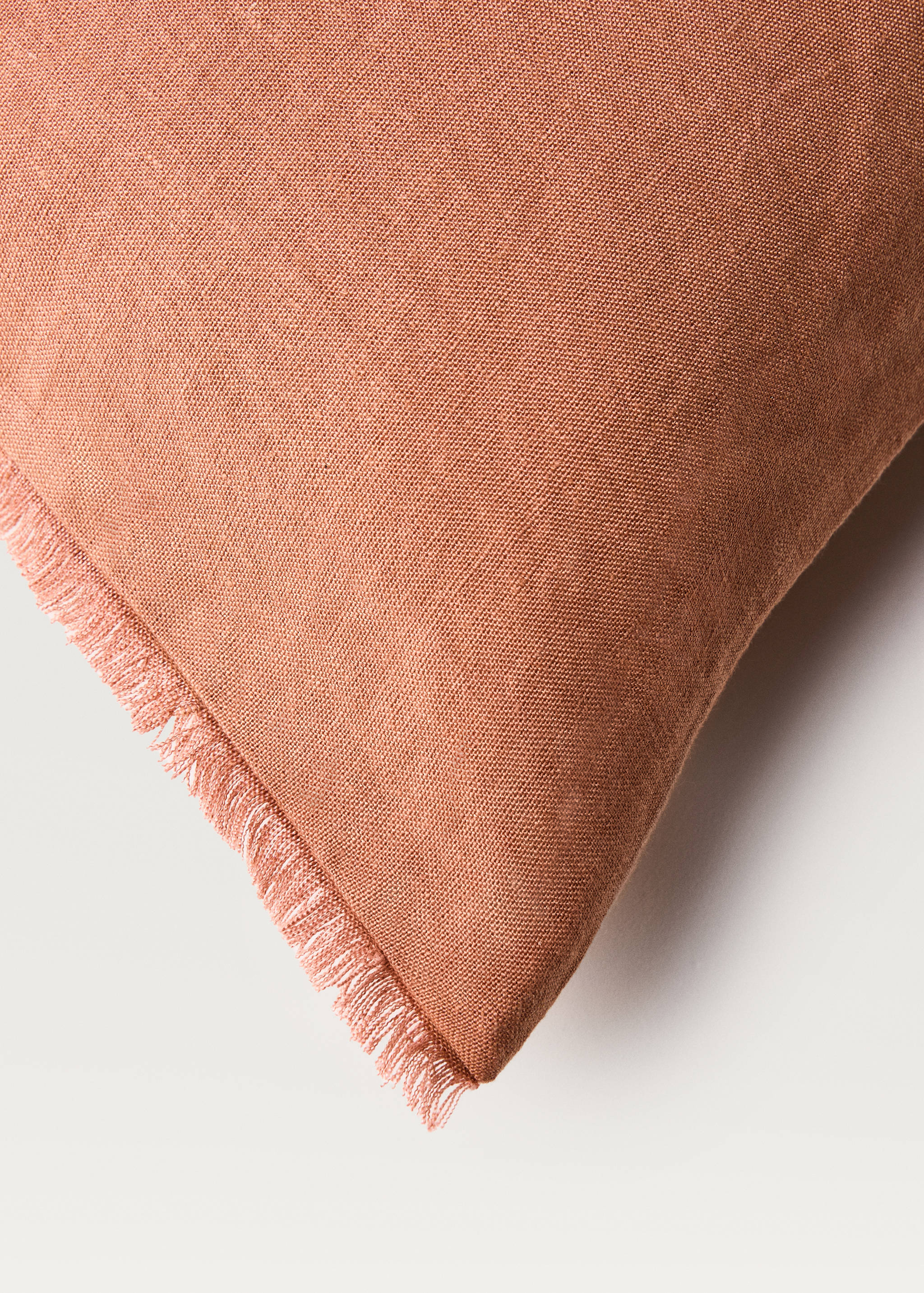 Linen cushion cover with fringes 50x50 cm - Details of the article 2