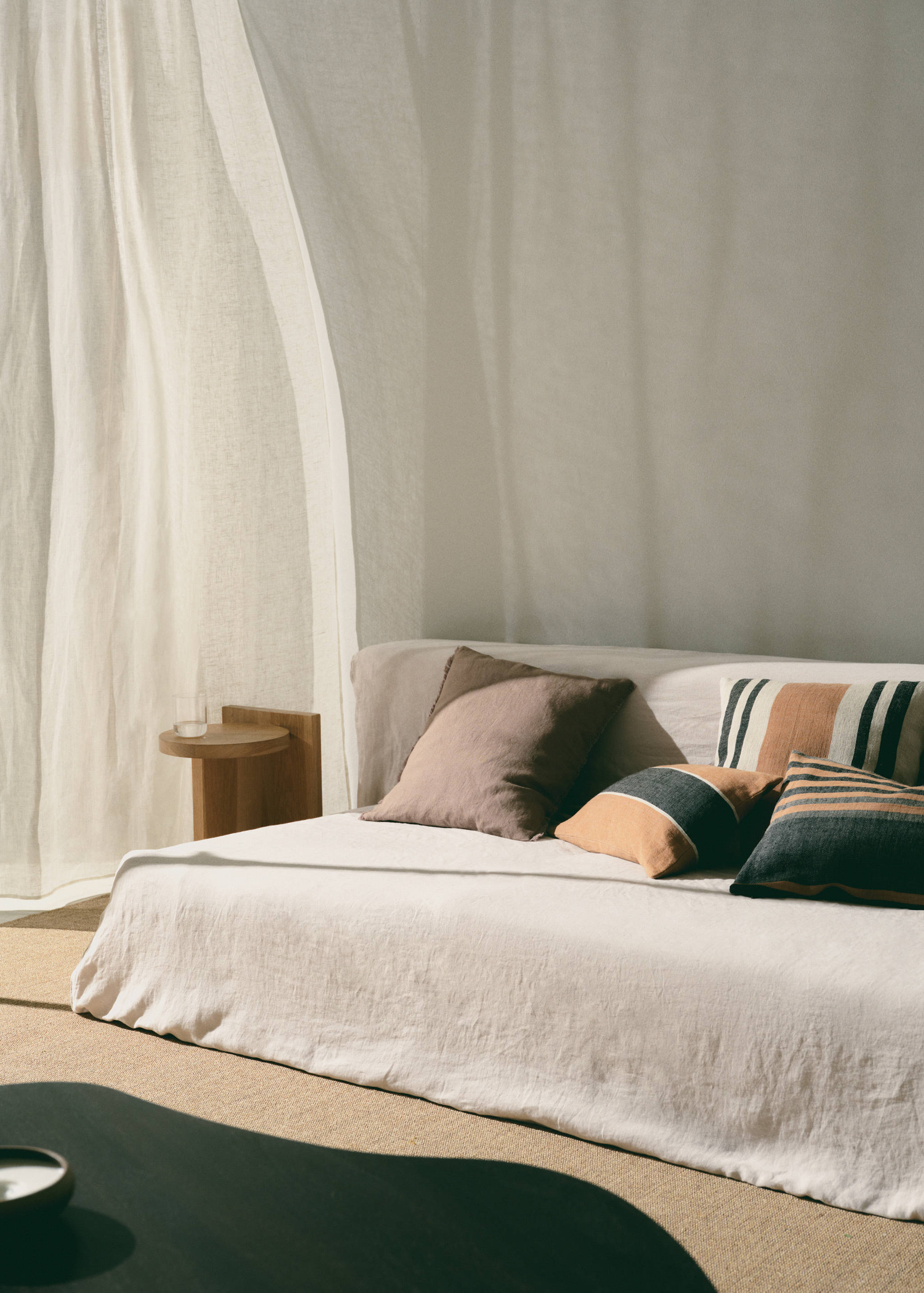 Linen cushion cover with fringes 50x50 cm - Details of the article 6