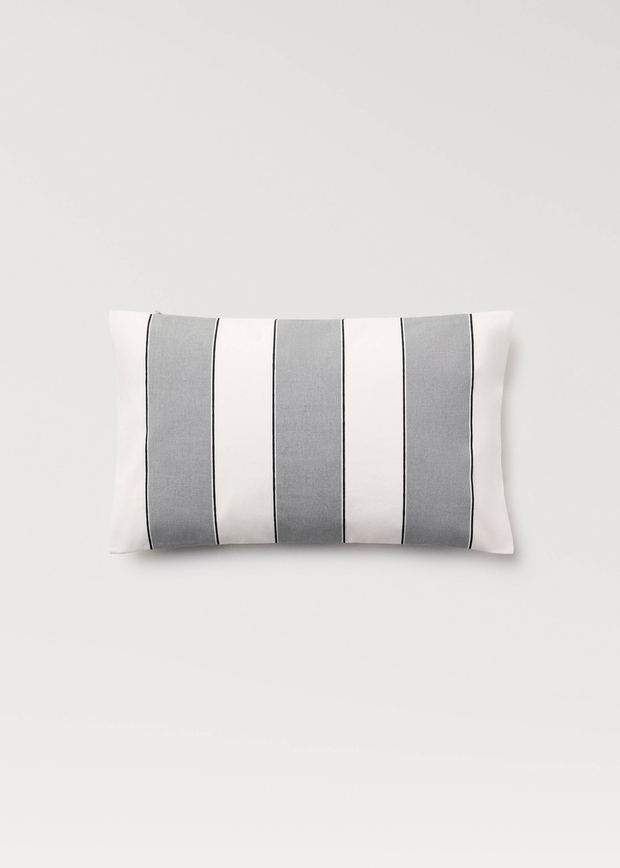Waterproof striped cushion cover 30x50 cm - Article without model