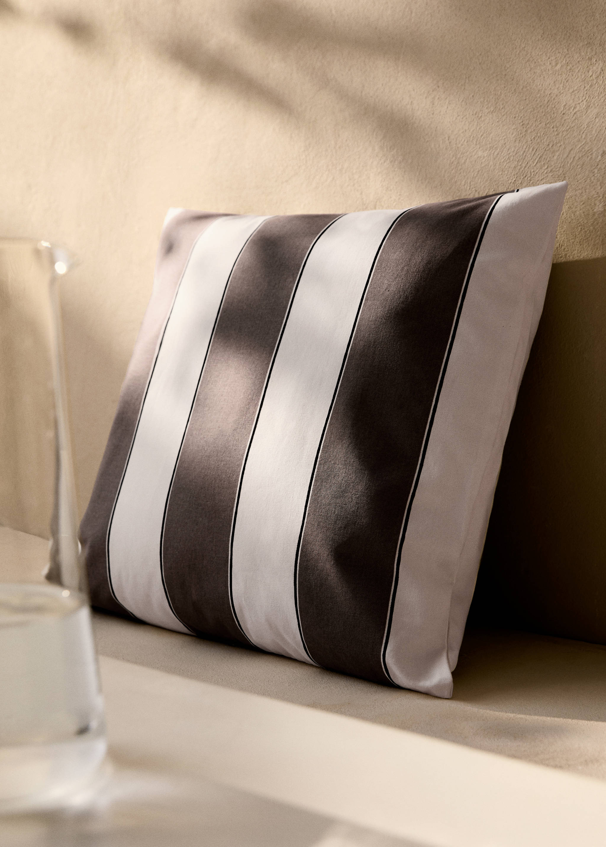 Waterproof striped cushion cover 50x50 cm - General plane