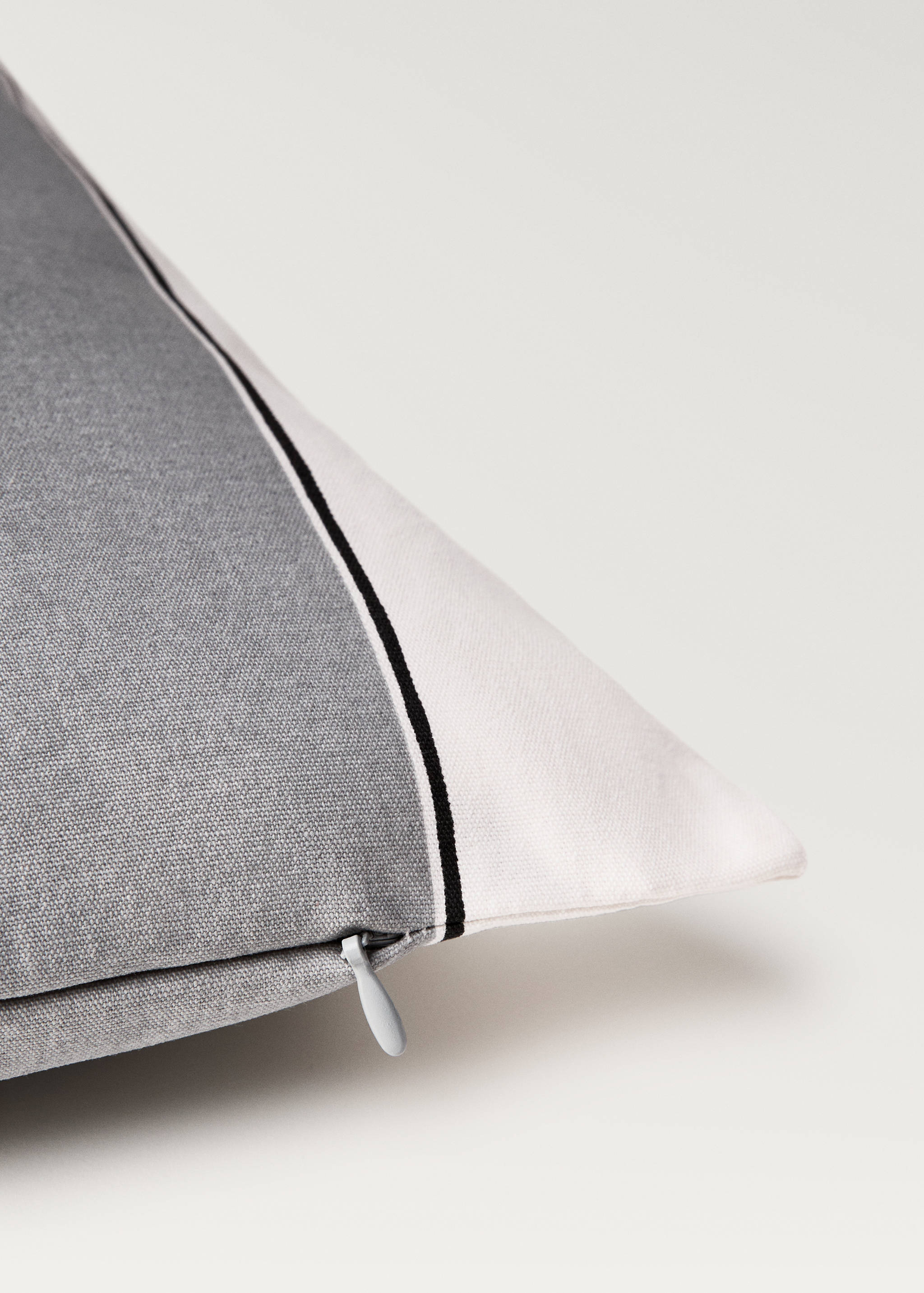 Waterproof striped cushion cover 50x50 cm - Details of the article 2