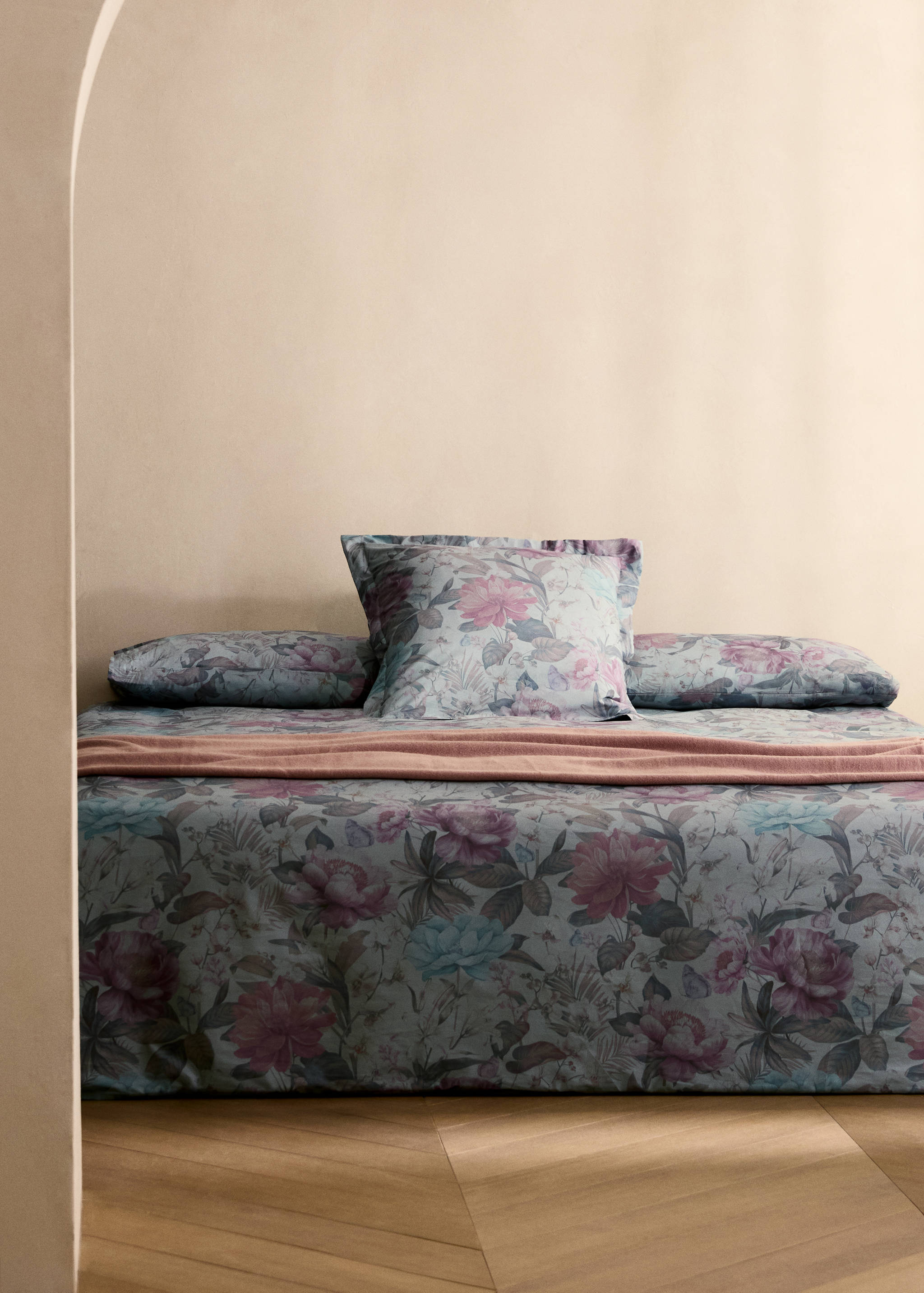 Cotton percale multi-colored floral-print duvet cover for 150/160cm bed - General plane