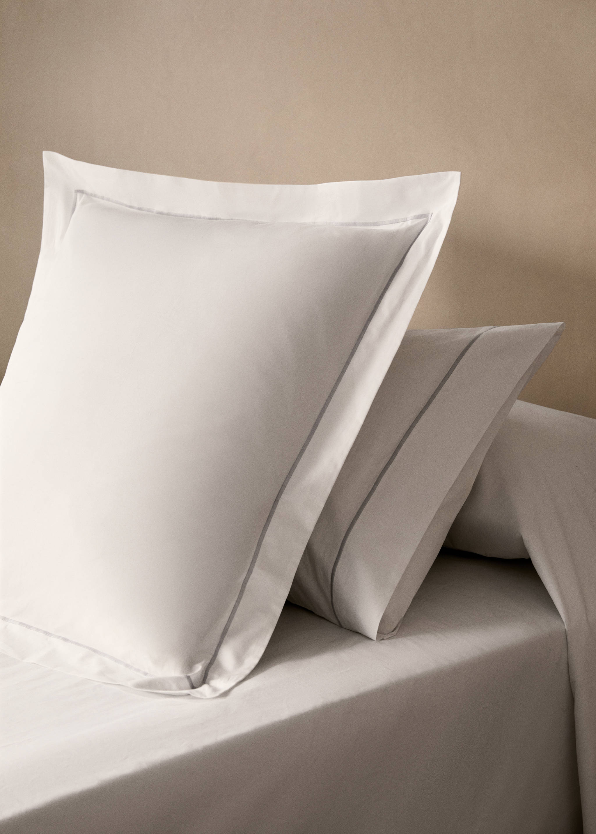 Two cotton percale pillowcases with scalloped detail 50x75 cm - General plane