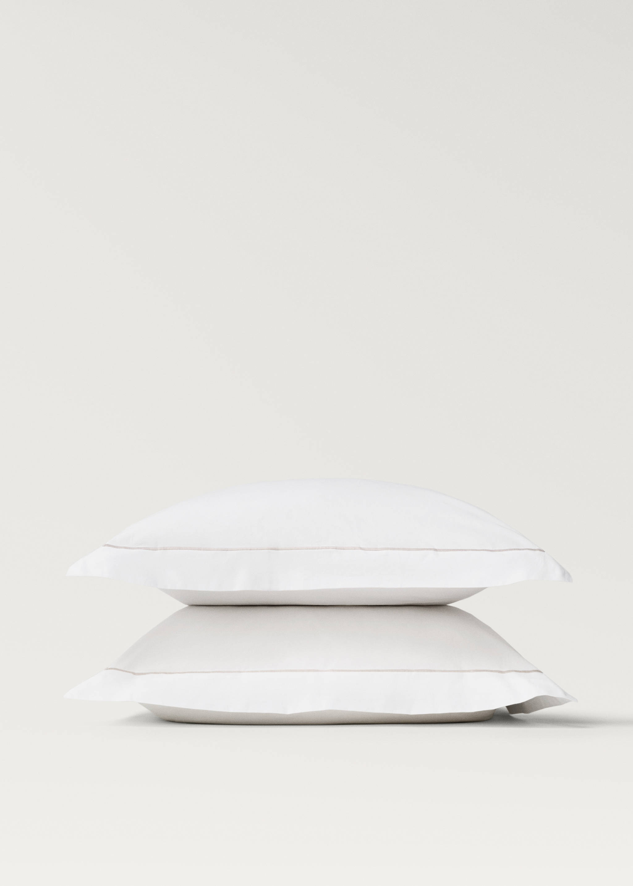 Two cotton percale pillowcases with scalloped detail 60x60 cm - Details of the article 1