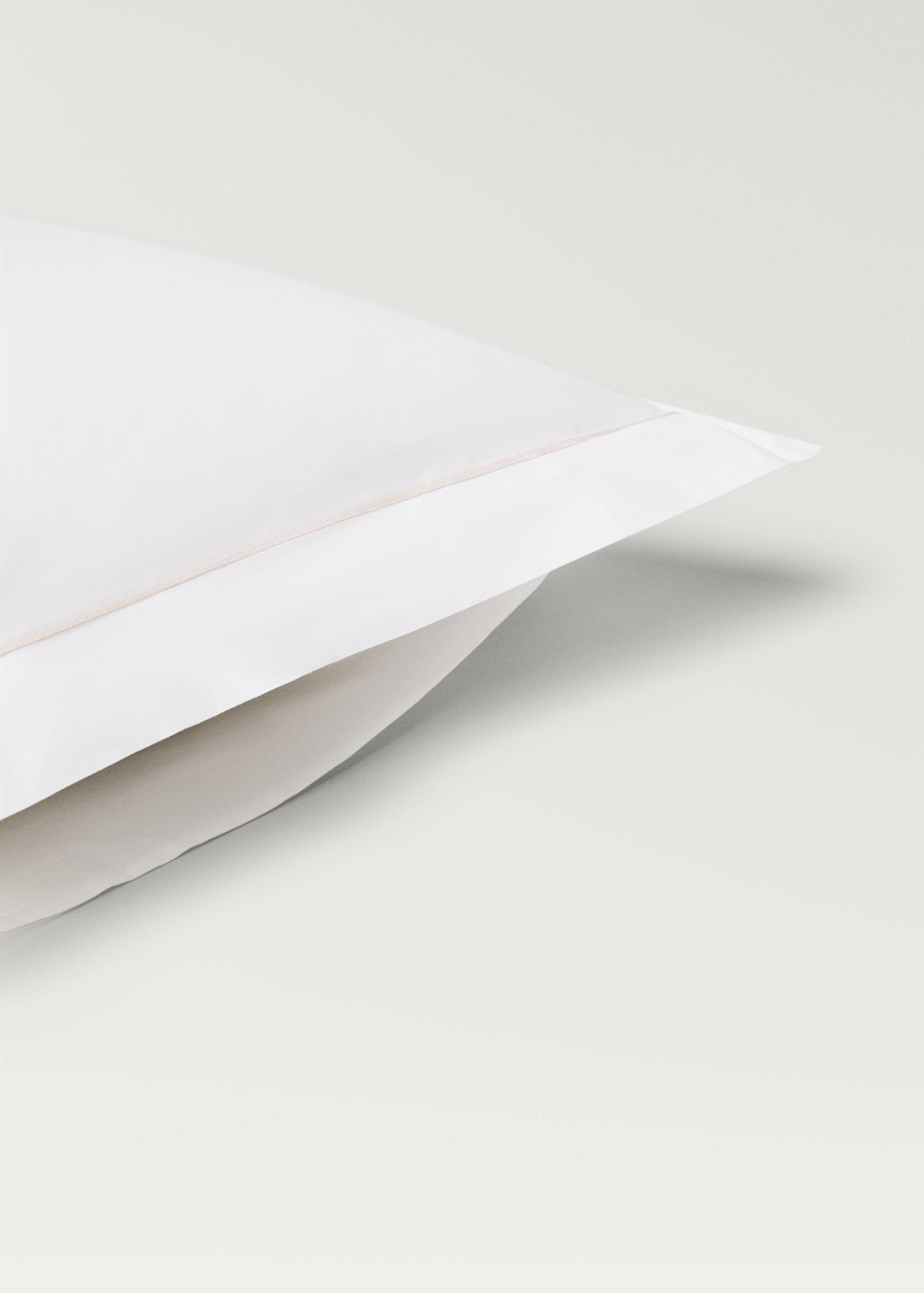 Two cotton percale pillowcases with scalloped detail 60x60 cm - Details of the article 2