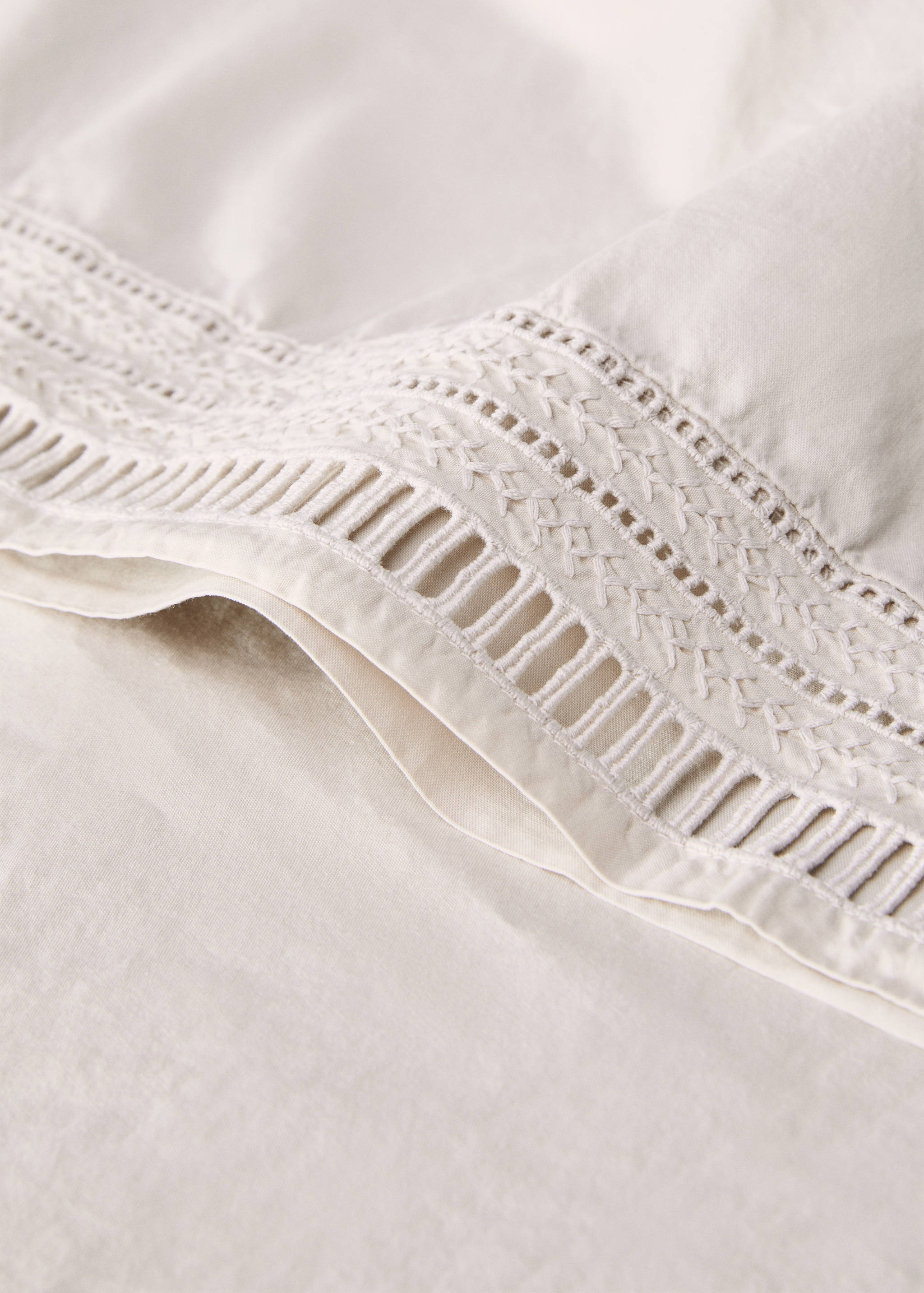 Top sheet with embroidered trim for 135/140 cm bed - Details of the article 1