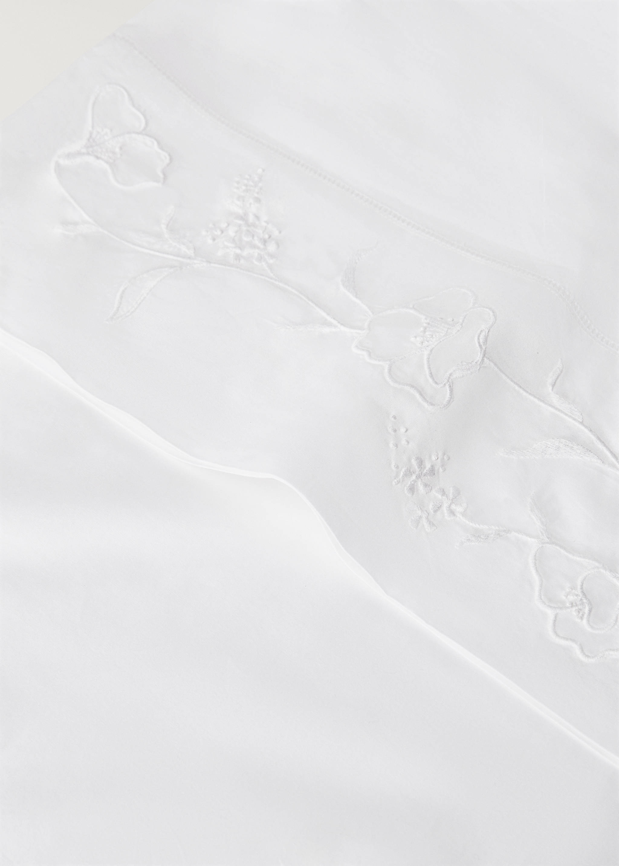 Taie d’oreiller coton brodé à la main fleur 45x110 cm - Détail de l'article 2