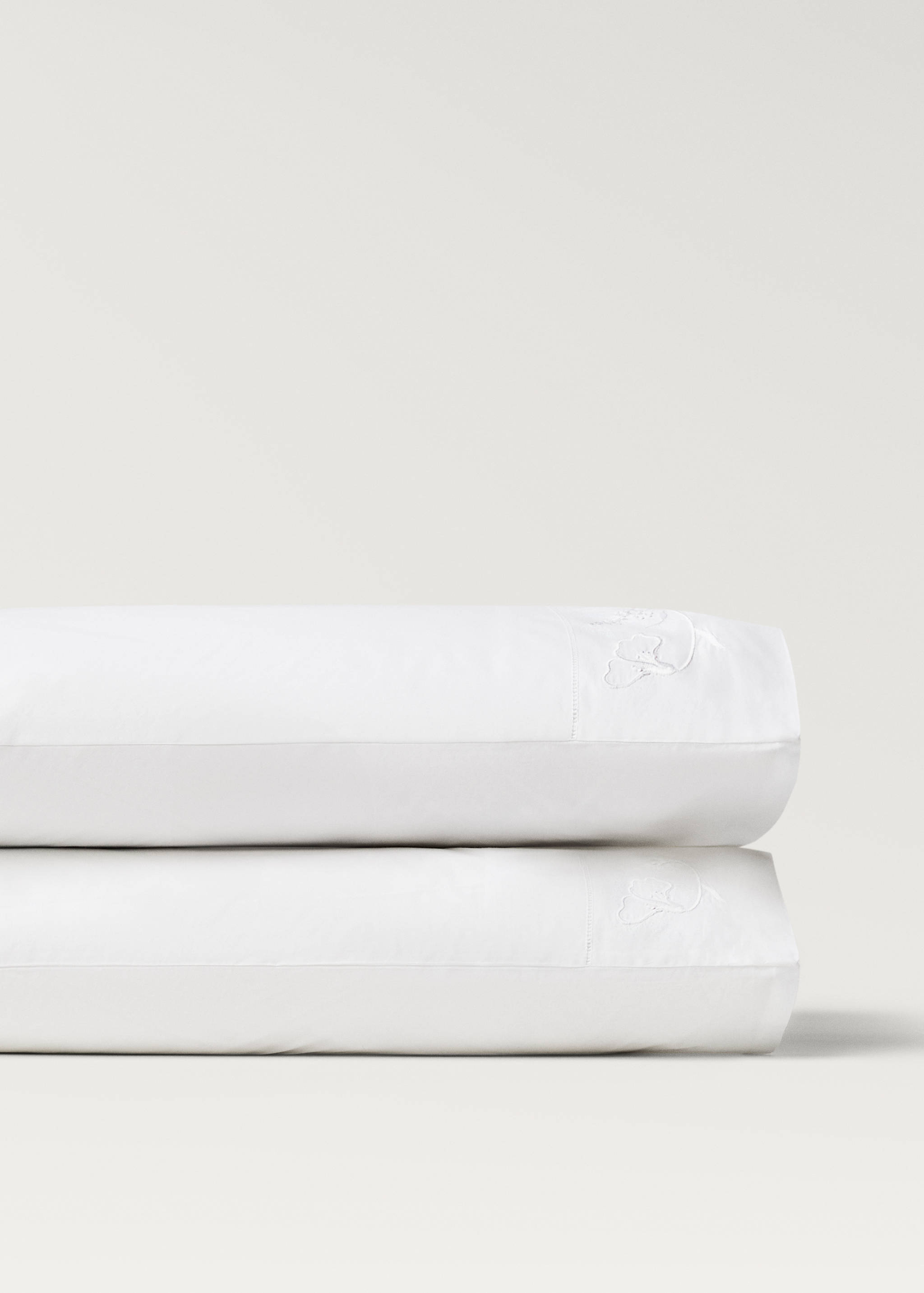 Dues fundes coixinera cotó brodat a mà flor 50x75 cm - Detall de l'article 1