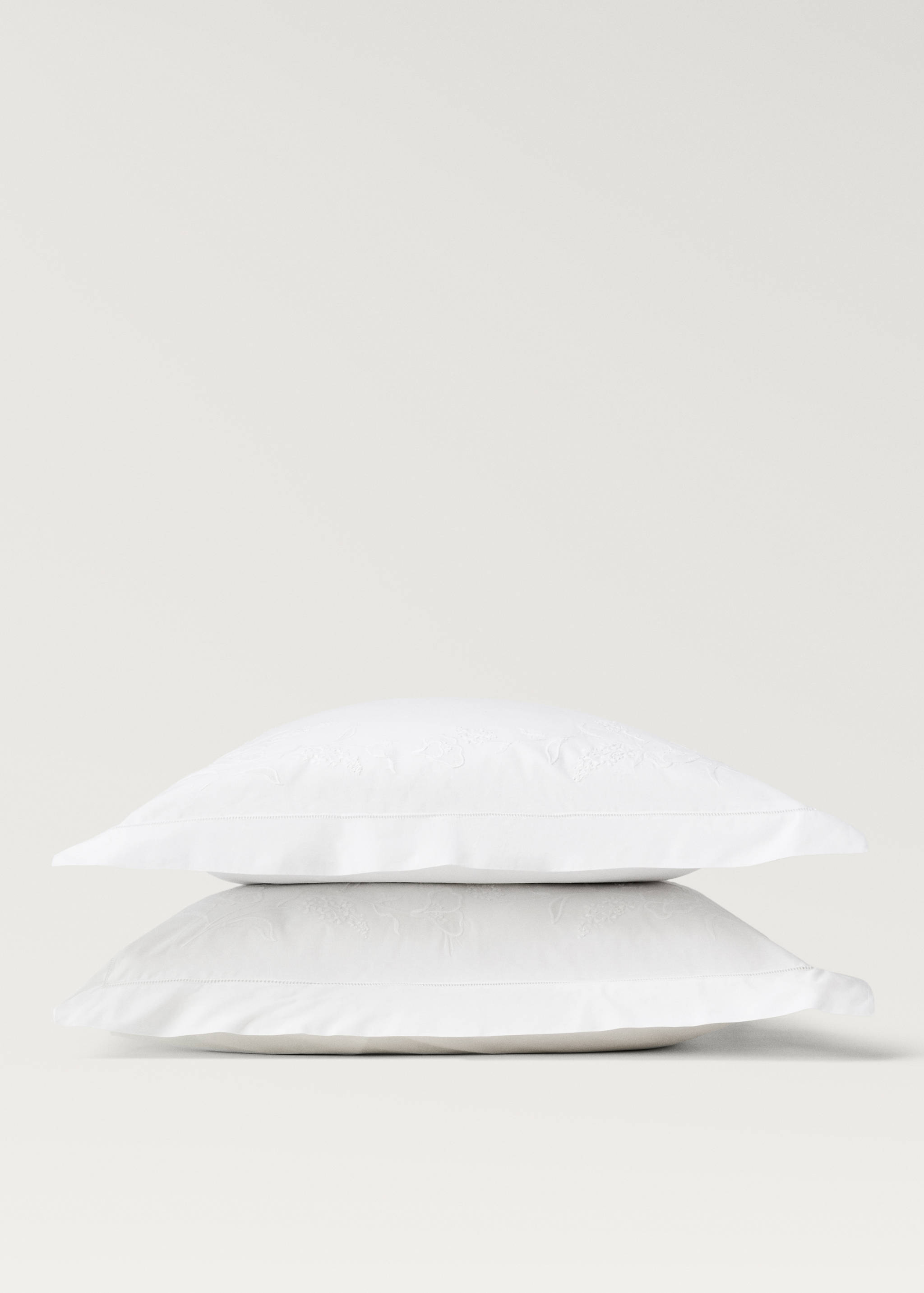 Two cotton pillowcases with hand-embroidered flowers 60x60 cm - Details of the article 1