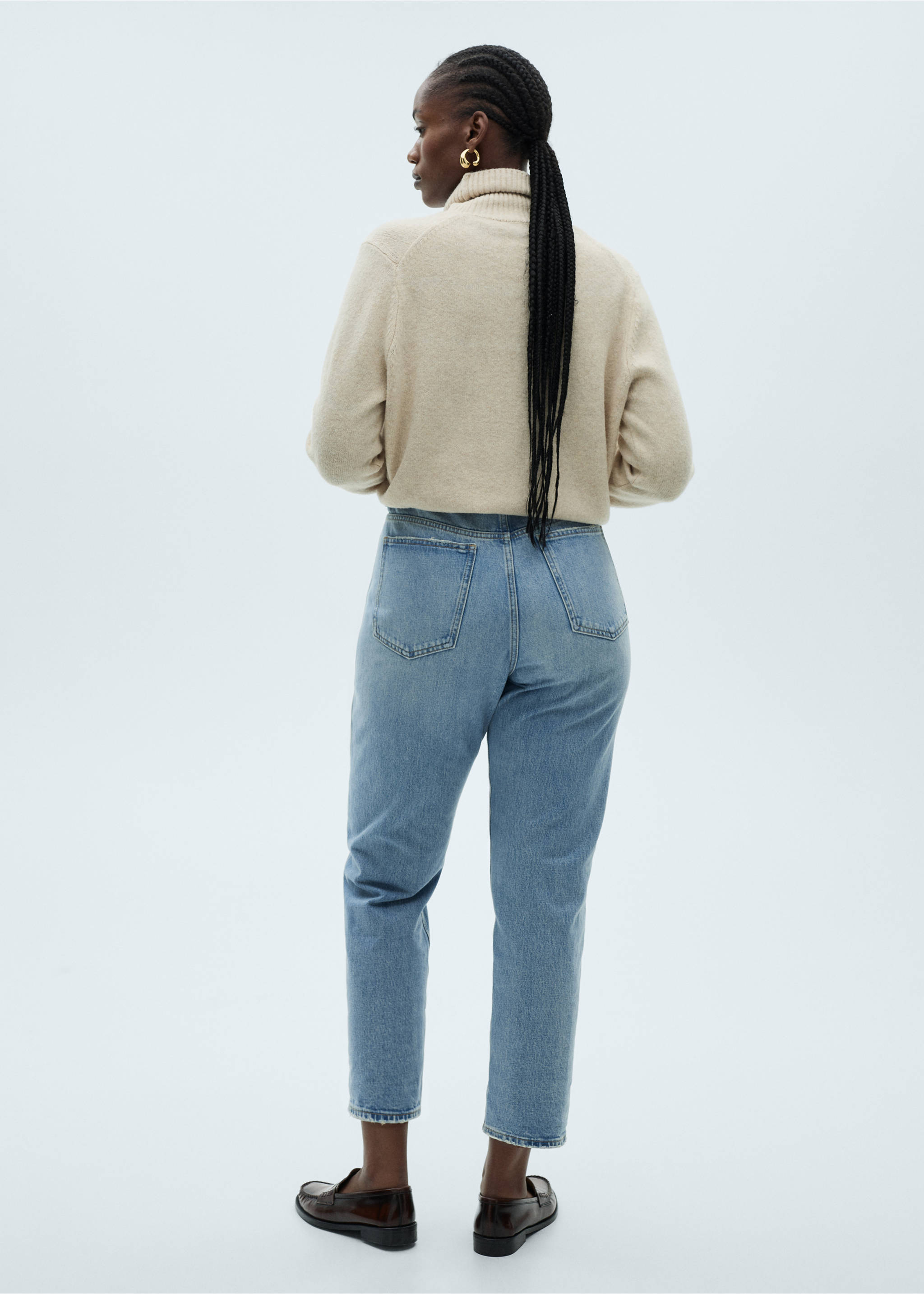 Mom2000 high-rise jeans - Details of the article 4, Medium Blue. Ref: 87013272-00.