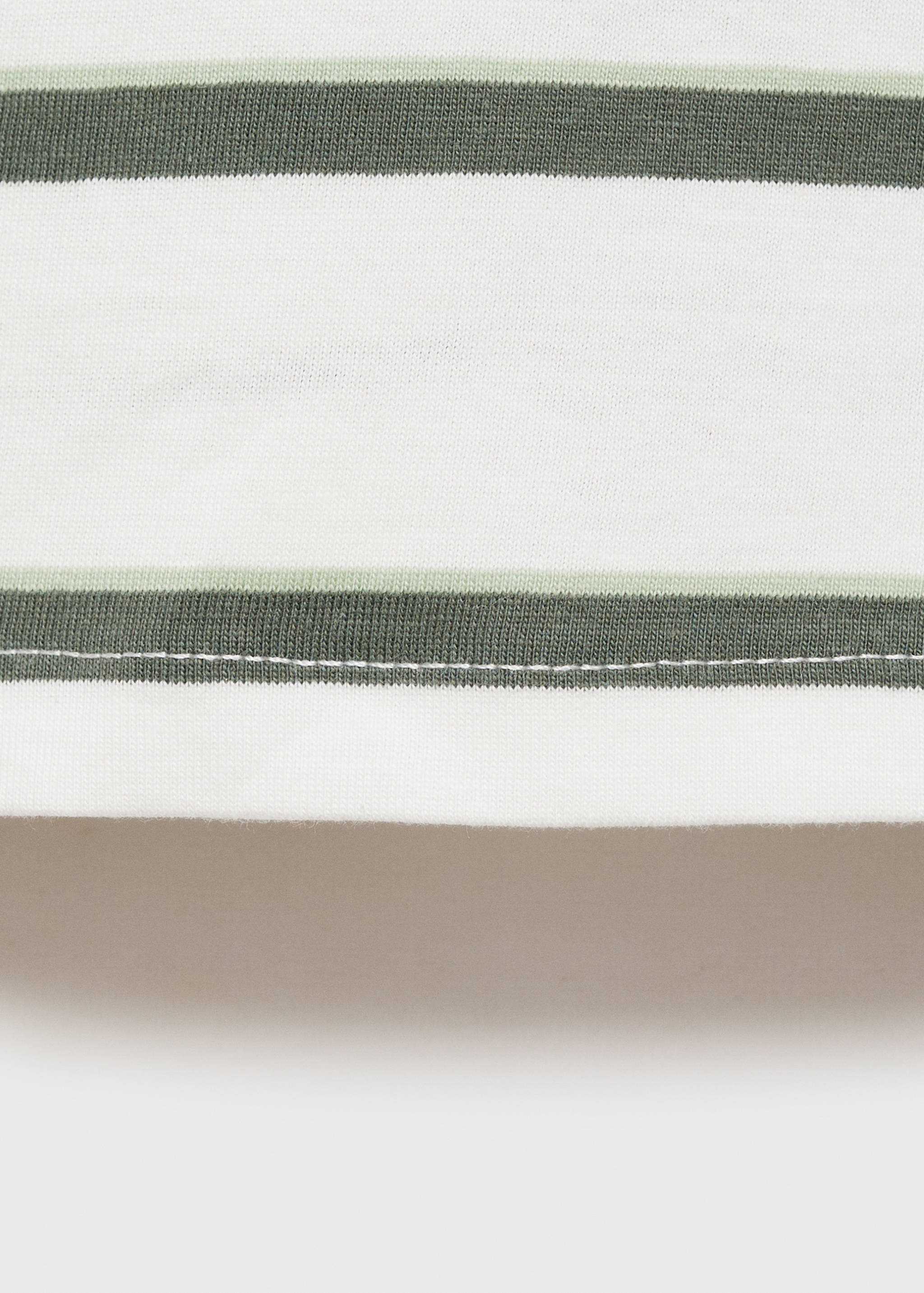 Striped short-sleeved t-shirt - Details of the article 0