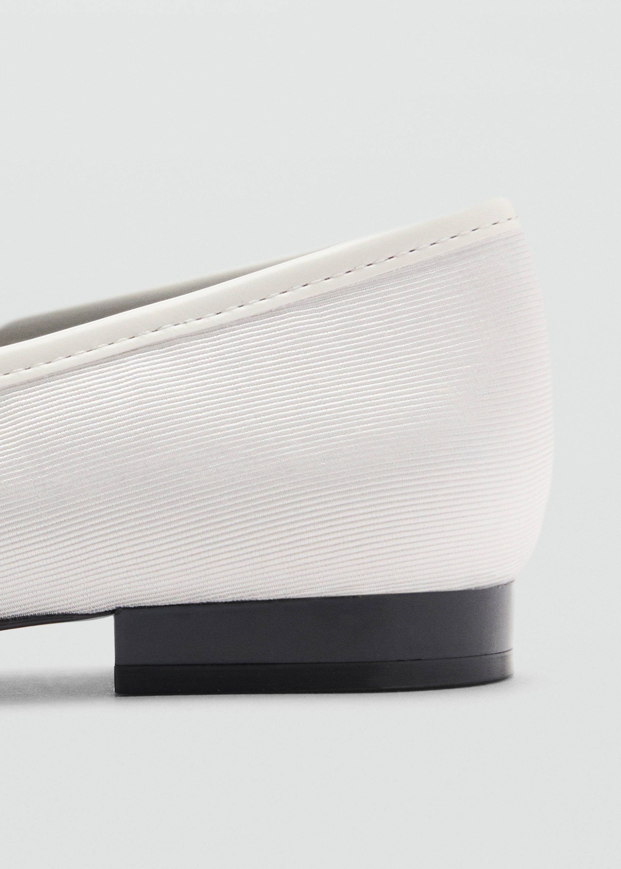 Ballerina's met bandje en strikdetail - Detail van het artikel 2