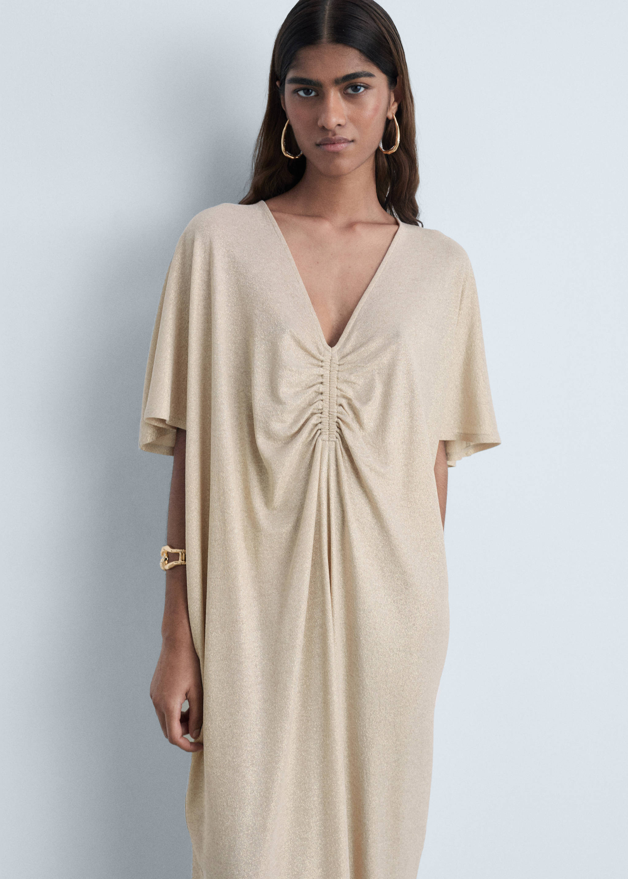 Robe lurex col froncé - Plan moyen