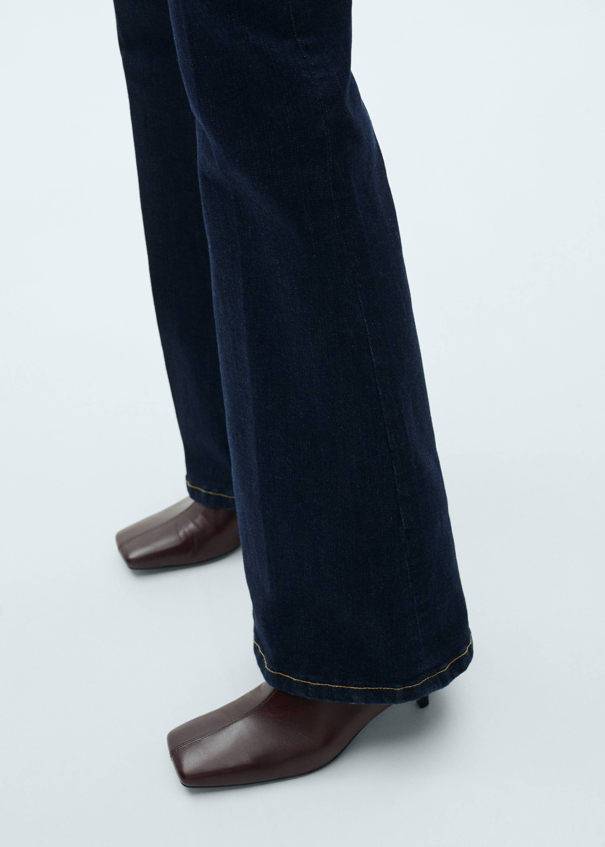 Flare jeans mid rise rinse wash - Details of the article 1