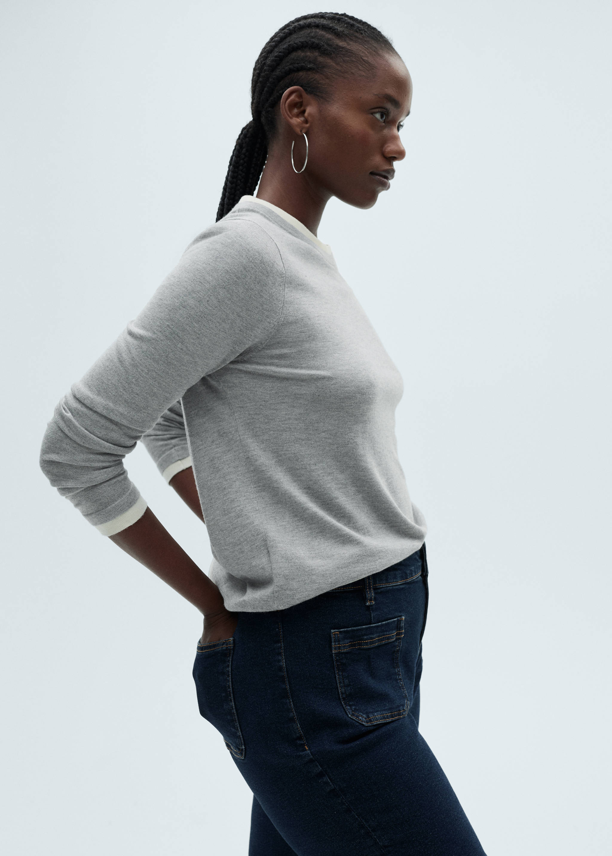 Flared cropped jeans with pockets - Details of the article 5