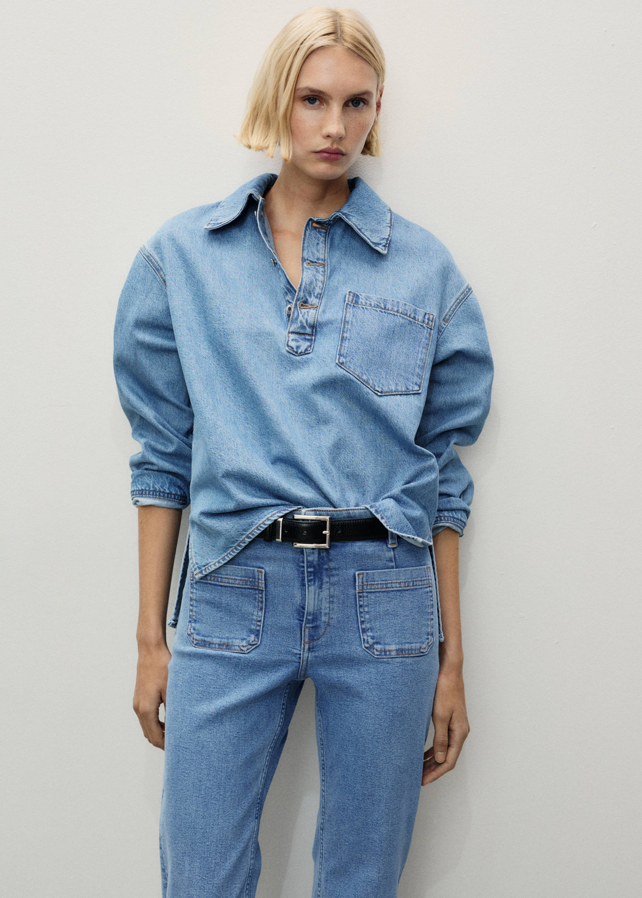 Flared cropped jeans with pockets - Details of the article 1