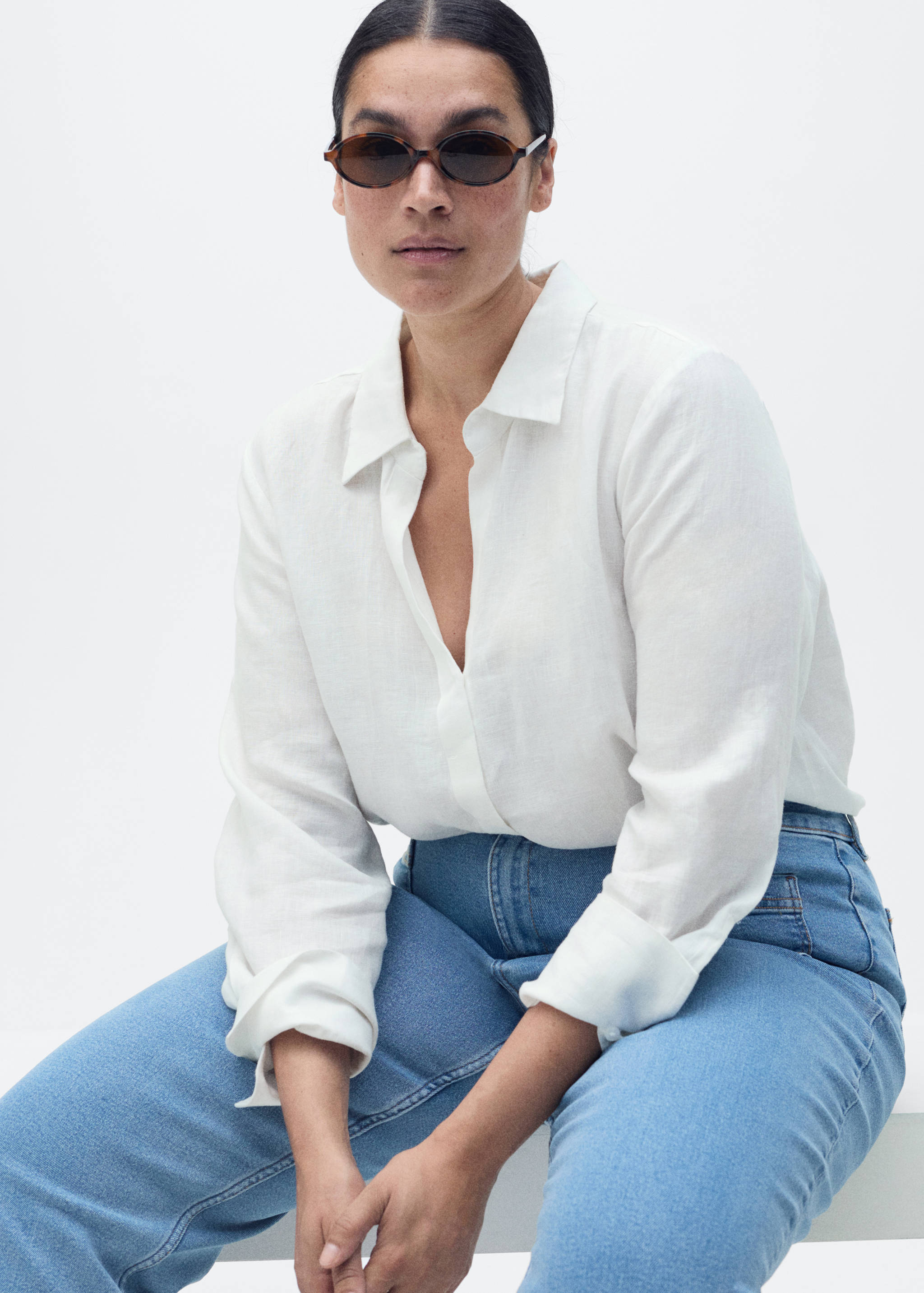 Flared cropped jeans with pockets - Details of the article 5