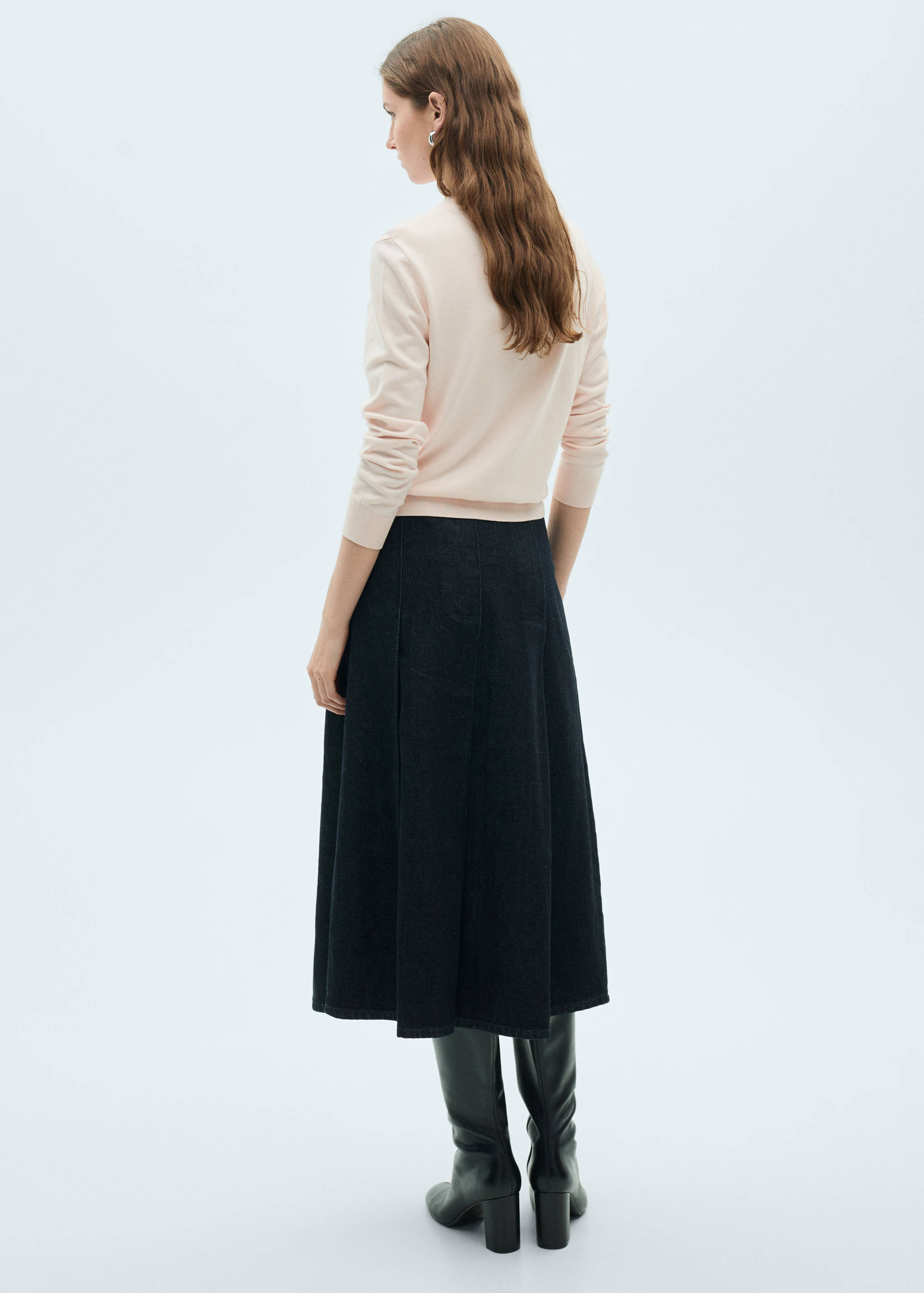 Stickad tröja i sidenblandning - Artikelns baksida