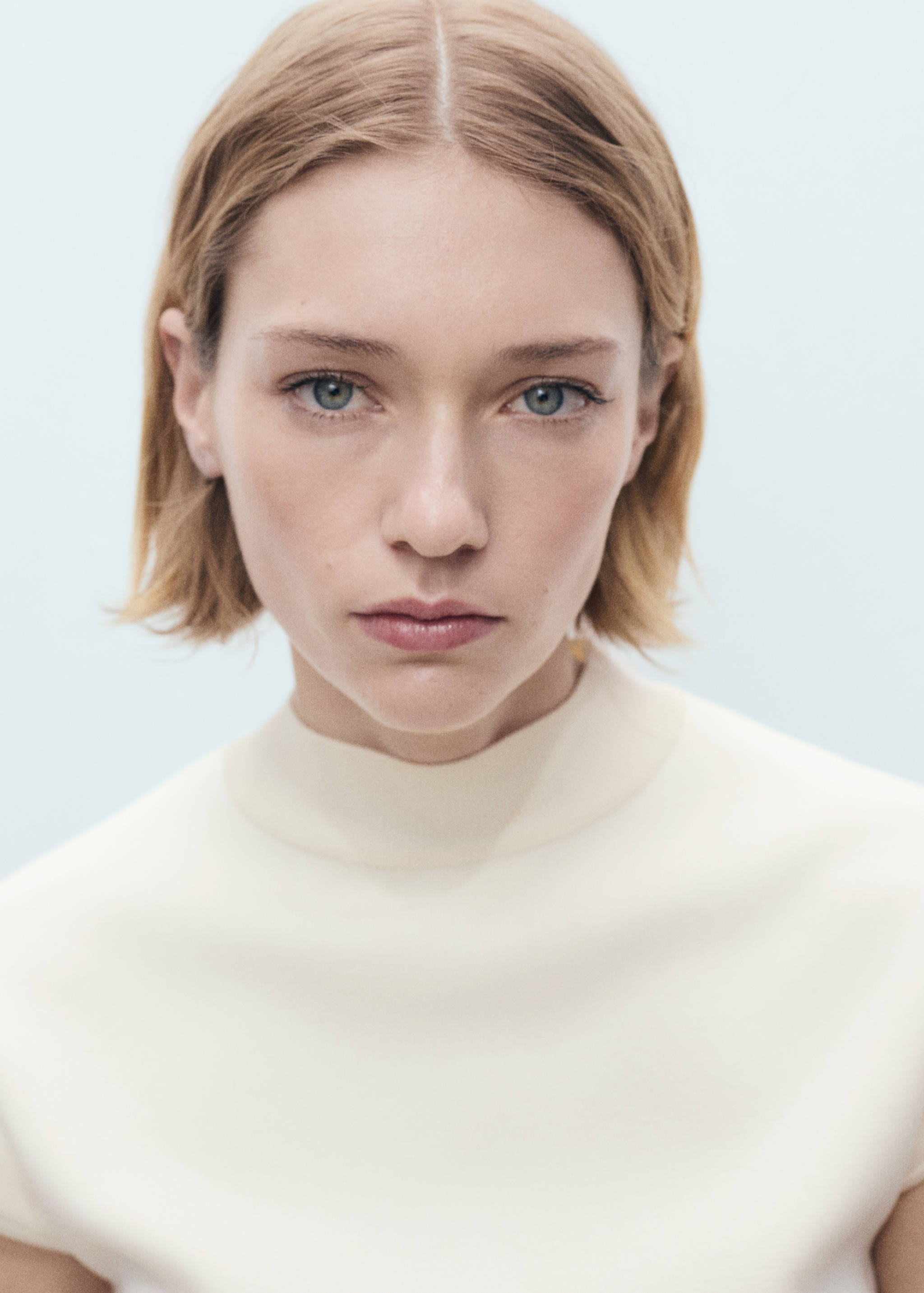 Short-sleeved fine-knit sweater - Details of the article 1