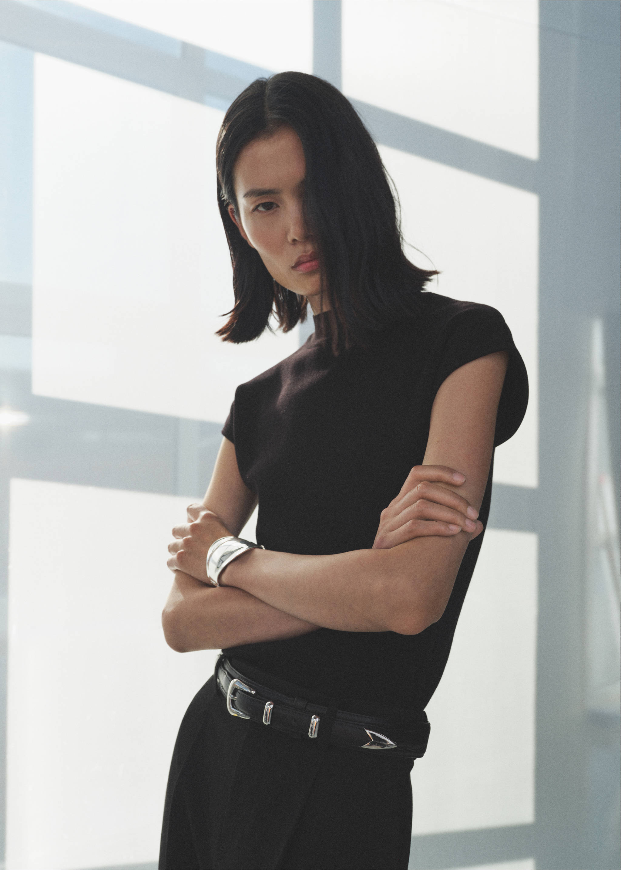 Pull-over maille fine manches courtes - Plan moyen, Noir. Ref: 87014091-00.