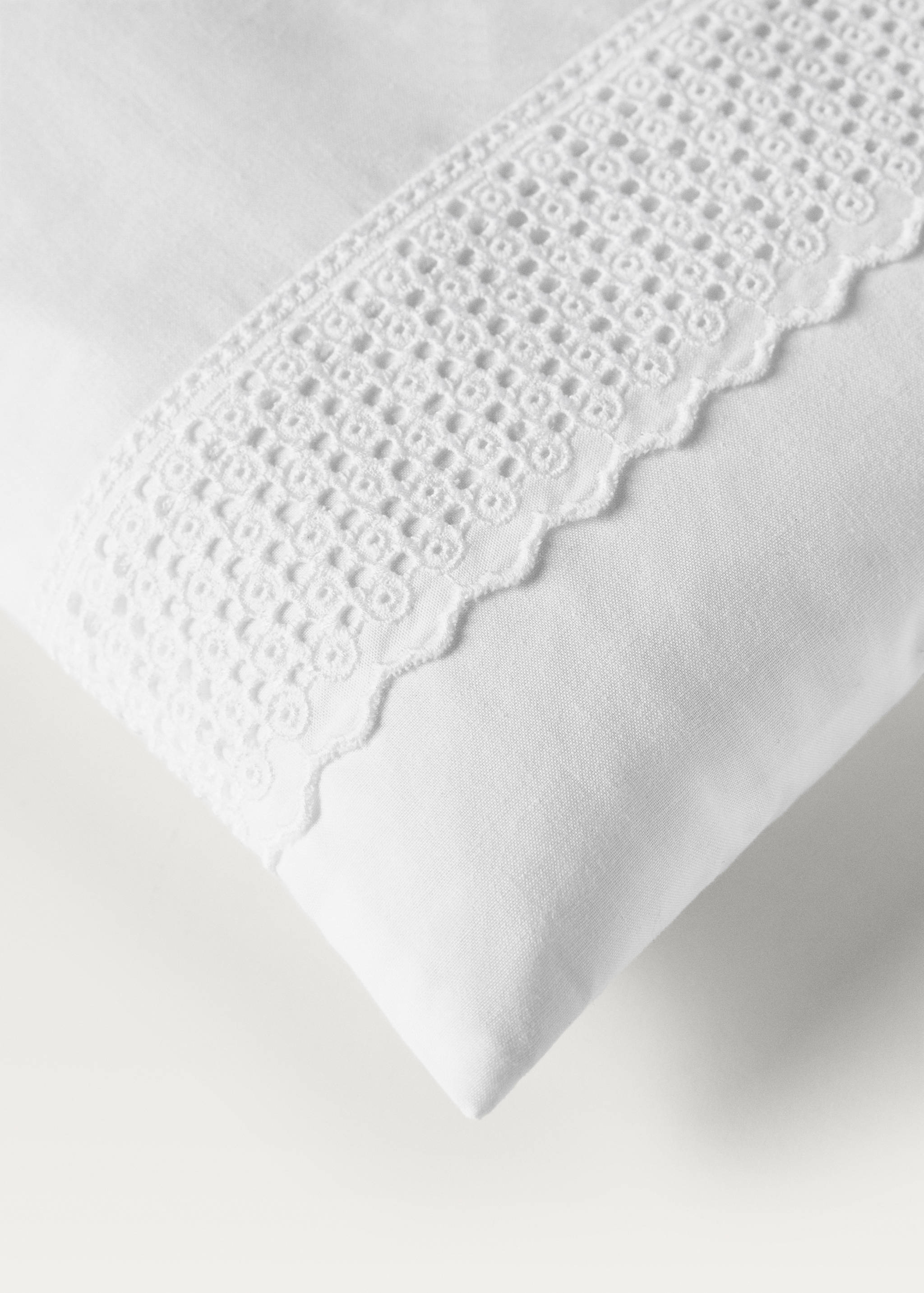 Set mini de lenjerie și pernă brodată pentru pătuț - Detaliu al articolului 3