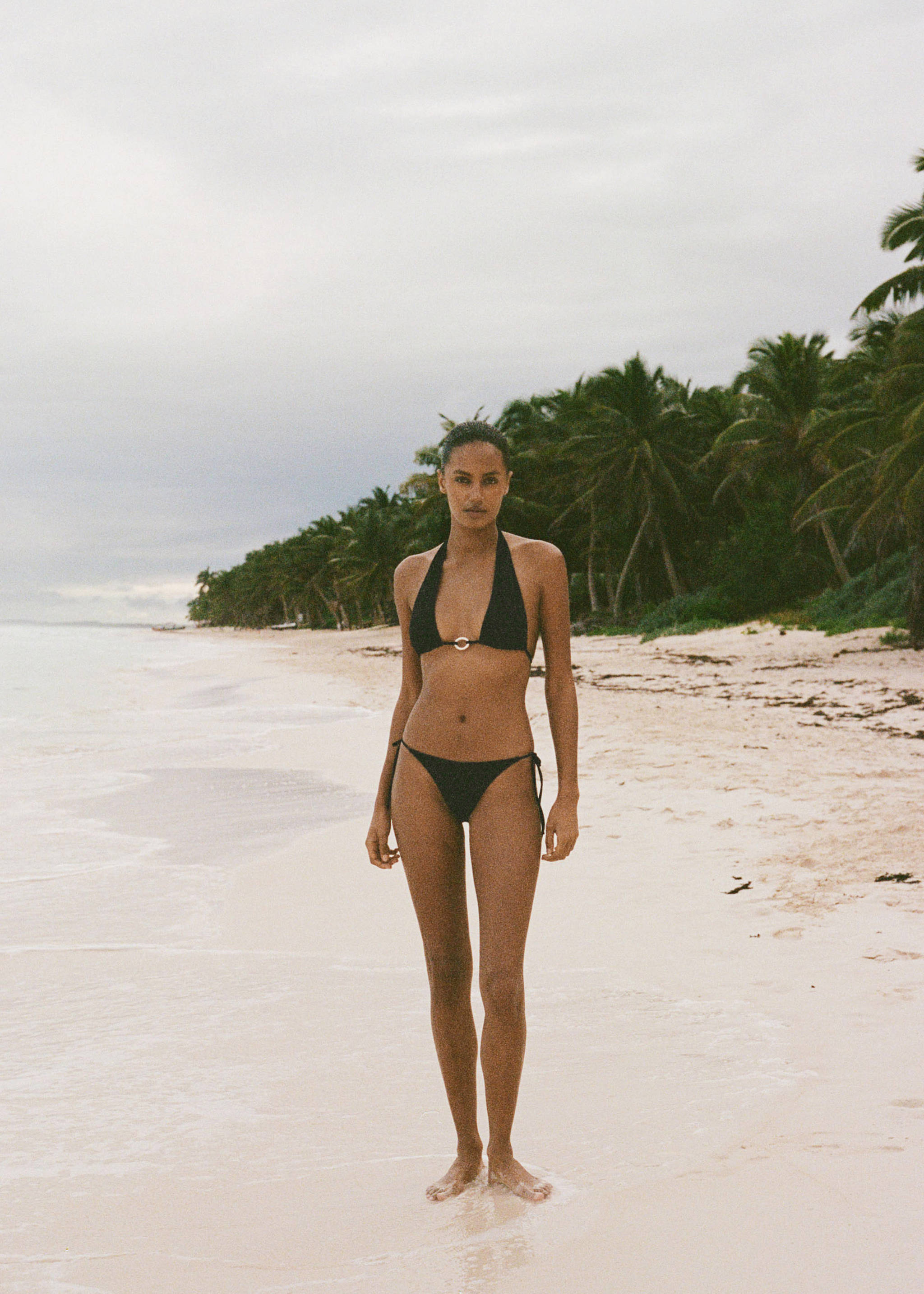Bikini top with decorative ring - General plane