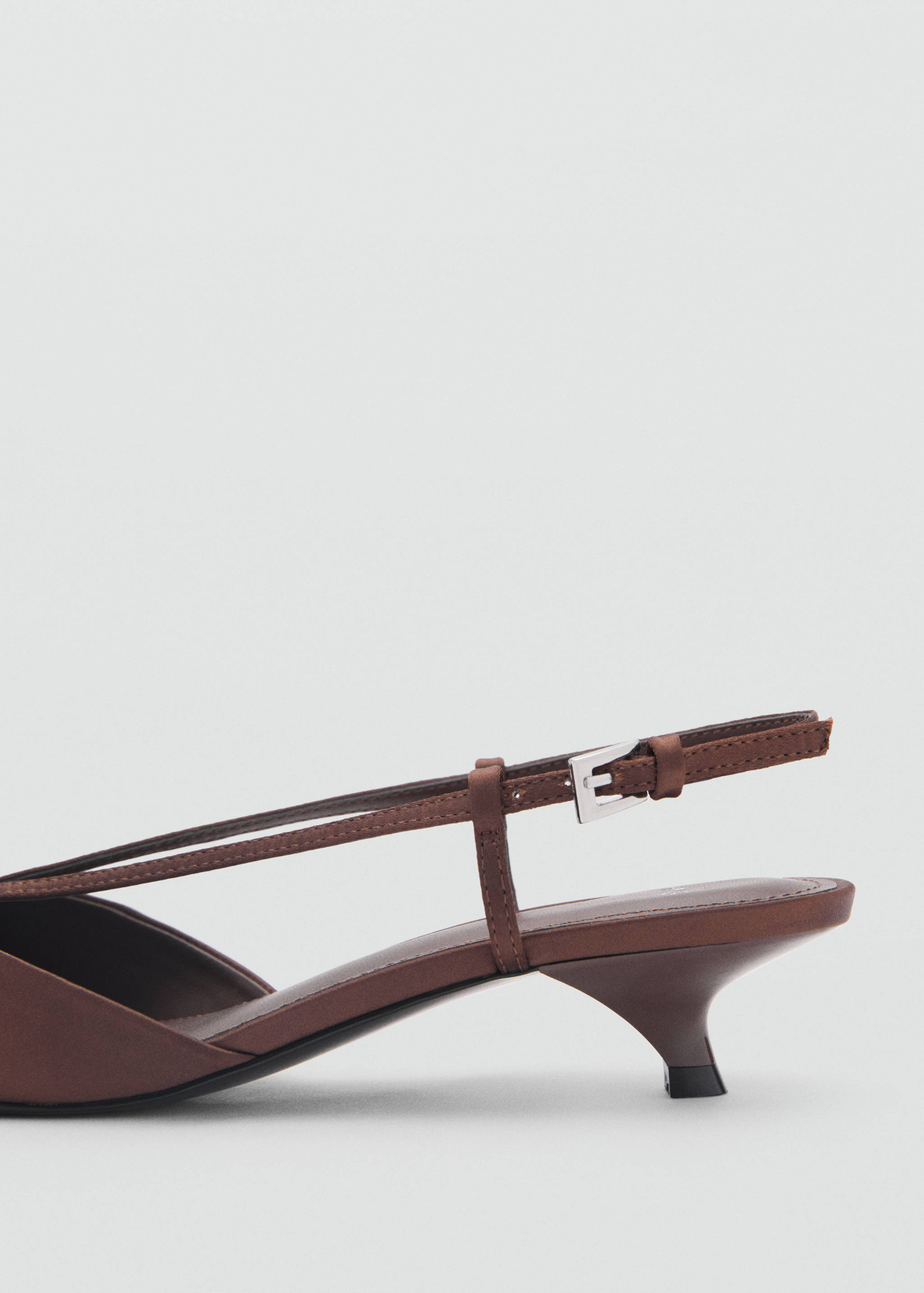 Satin kitten-heel shoes with straps - Details of the article 1