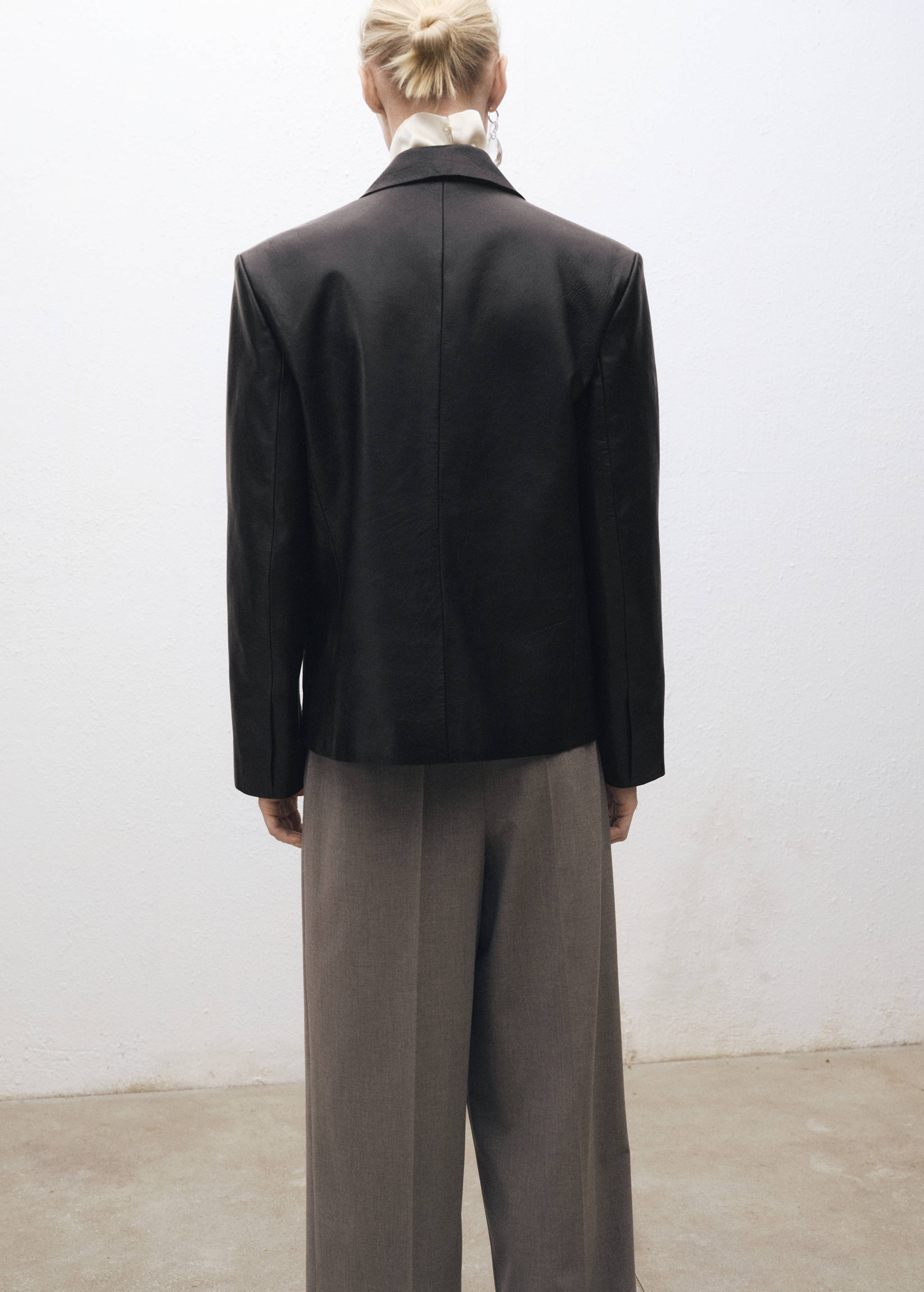 Duplasoros bőrblézer - A cikk hátulja