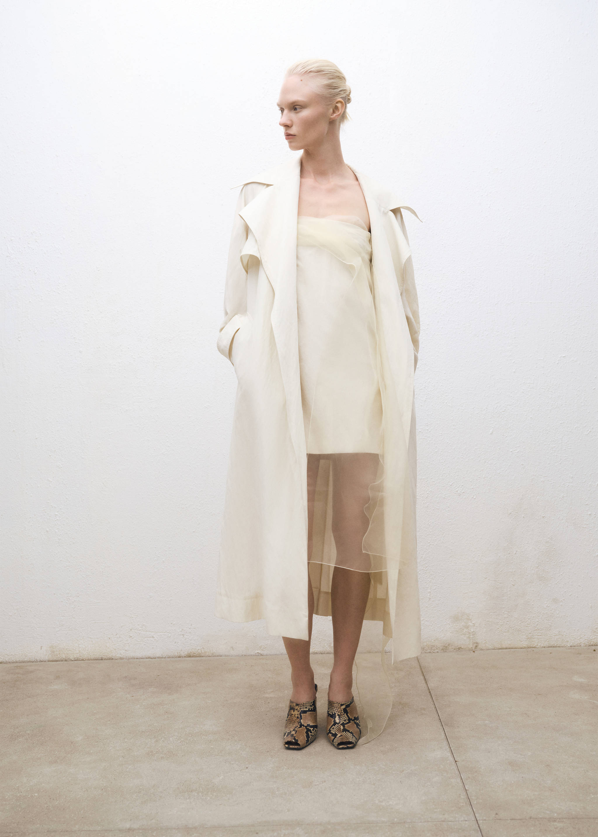 Short chiffon combined dress - Reverse of the article