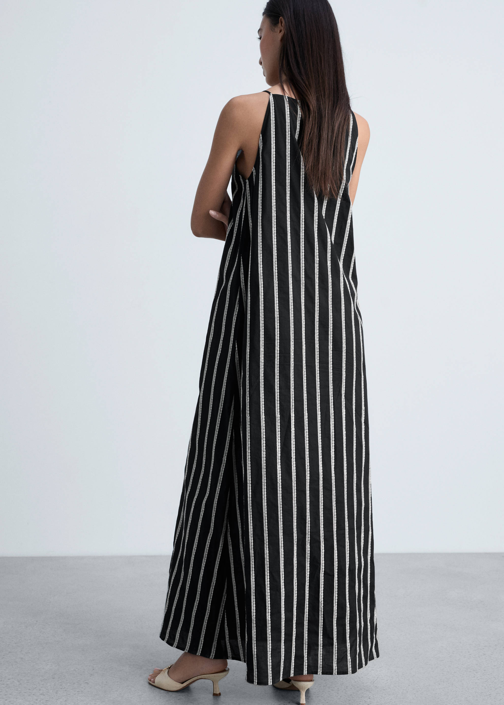 Embroidered halter-neck dress - Reverse of the article