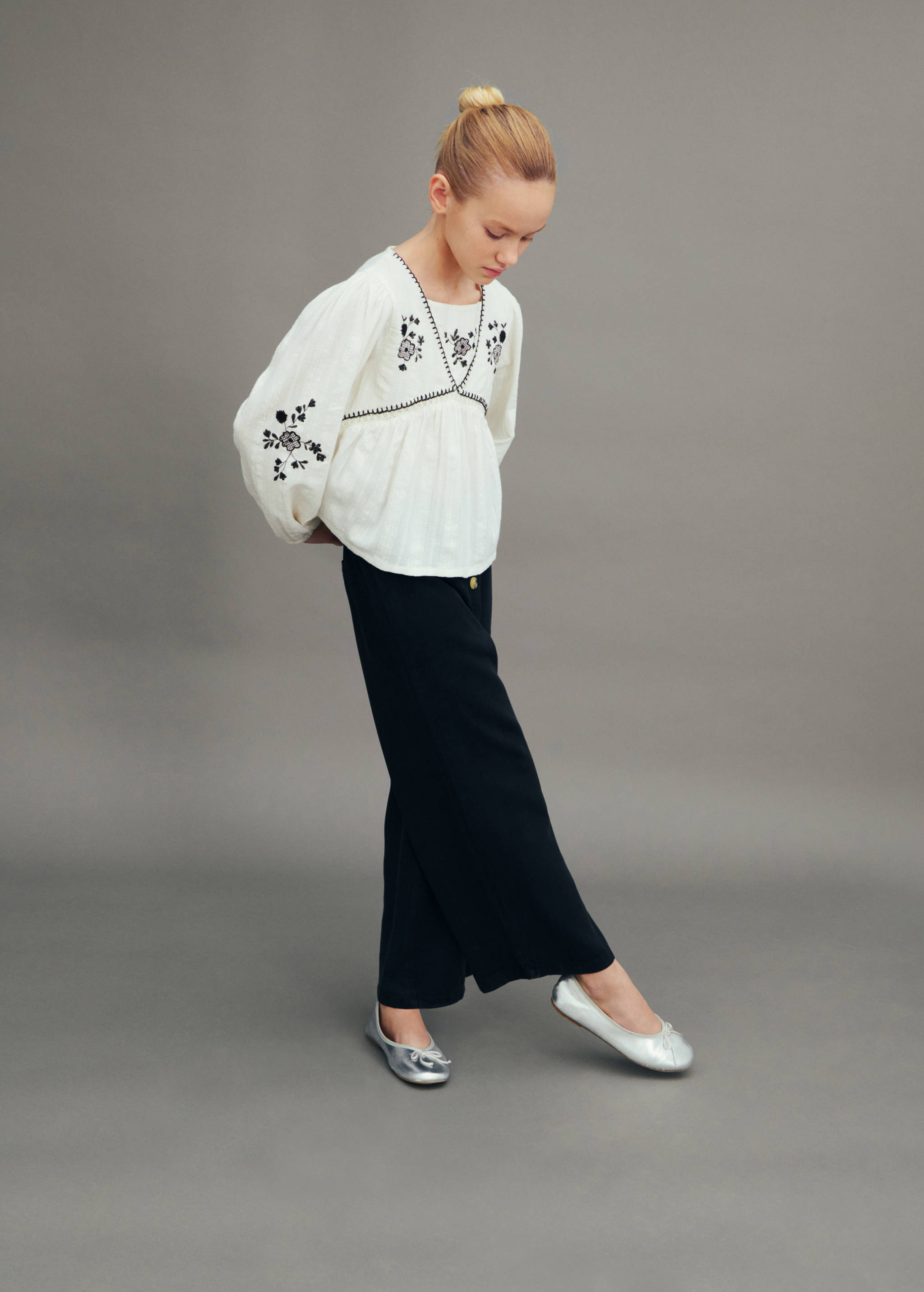 Embroidered details blouse - Details of the article 6